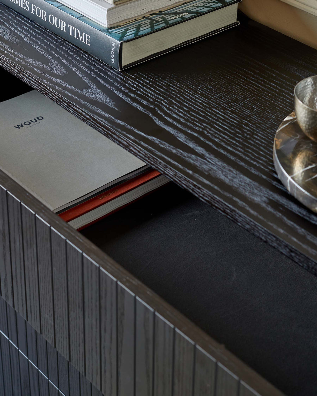 Commode en frêne foncé de Toronto