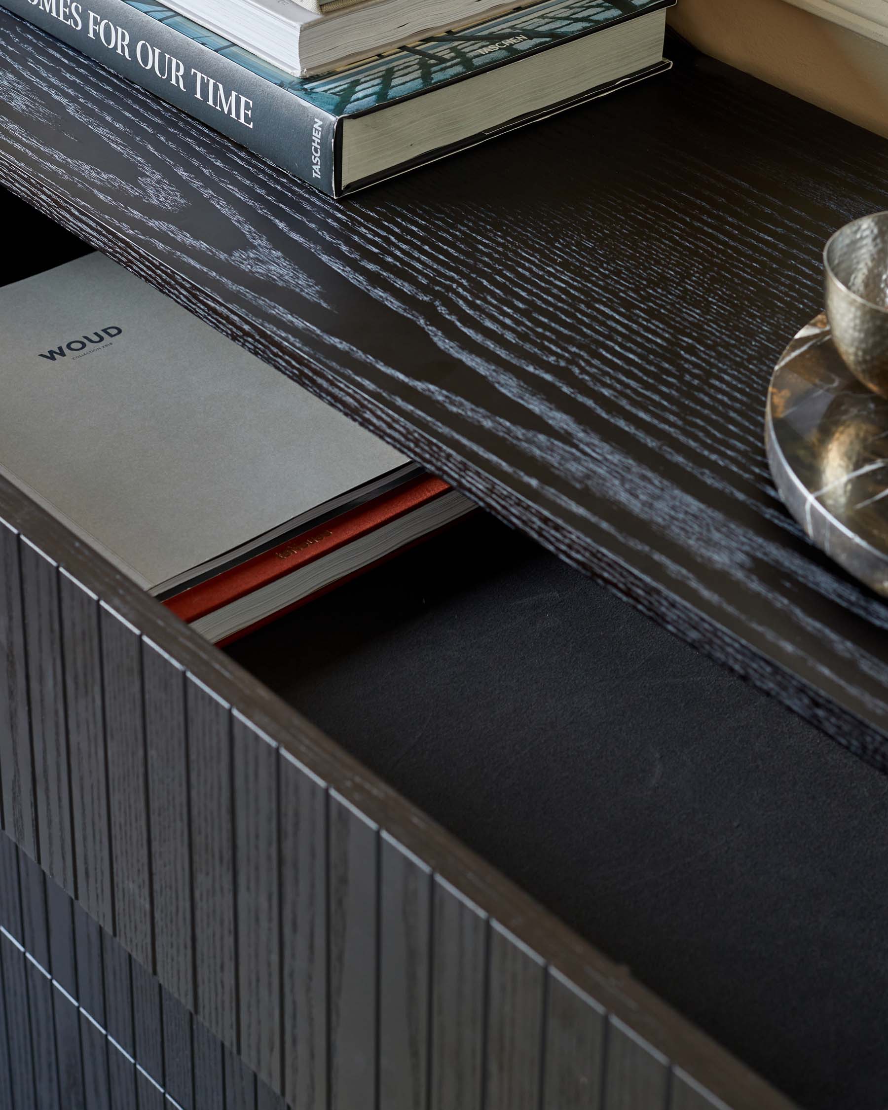 Commode en frêne foncé de Toronto