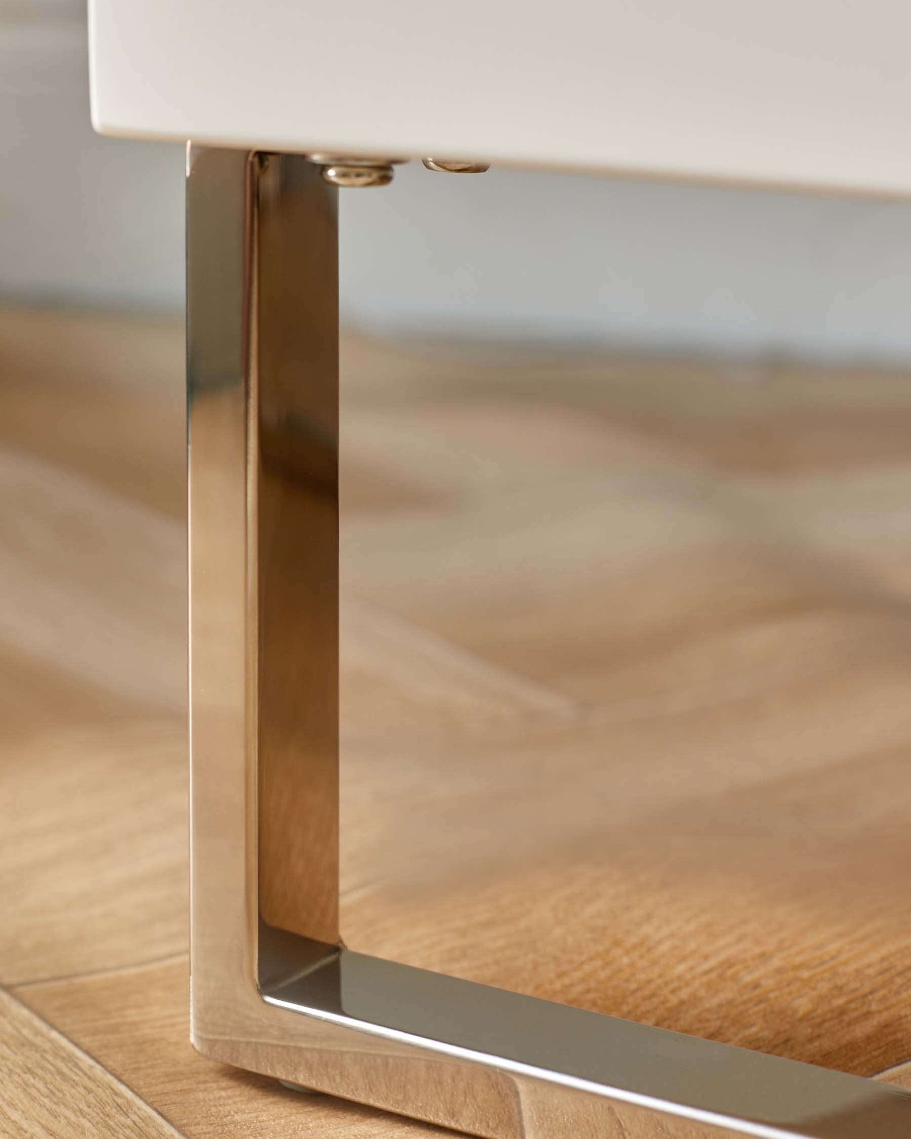 Table de chevet Benton blanche à 2 tiroirs avec pieds chromés