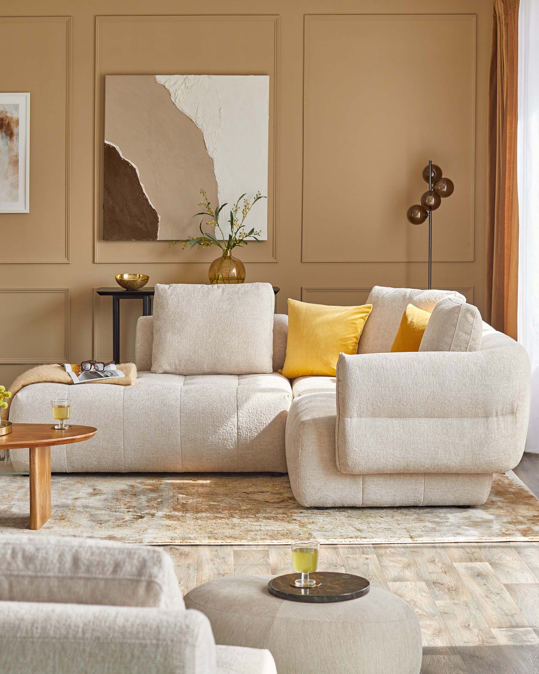 Canapé d'angle Lillian en tissu naturel, méridienne gauche.