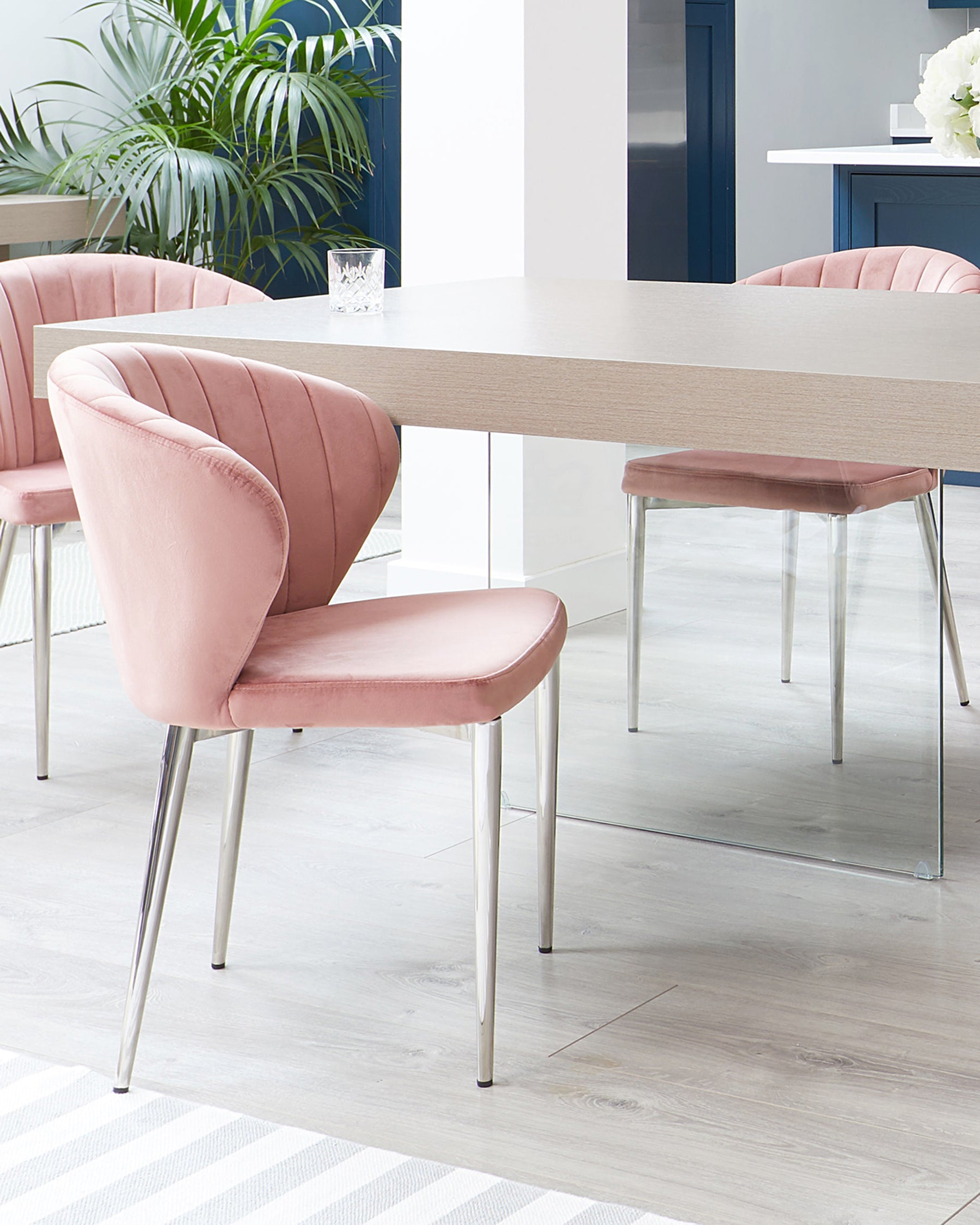 Table à manger Aria en chêne gris et verre, 8 places