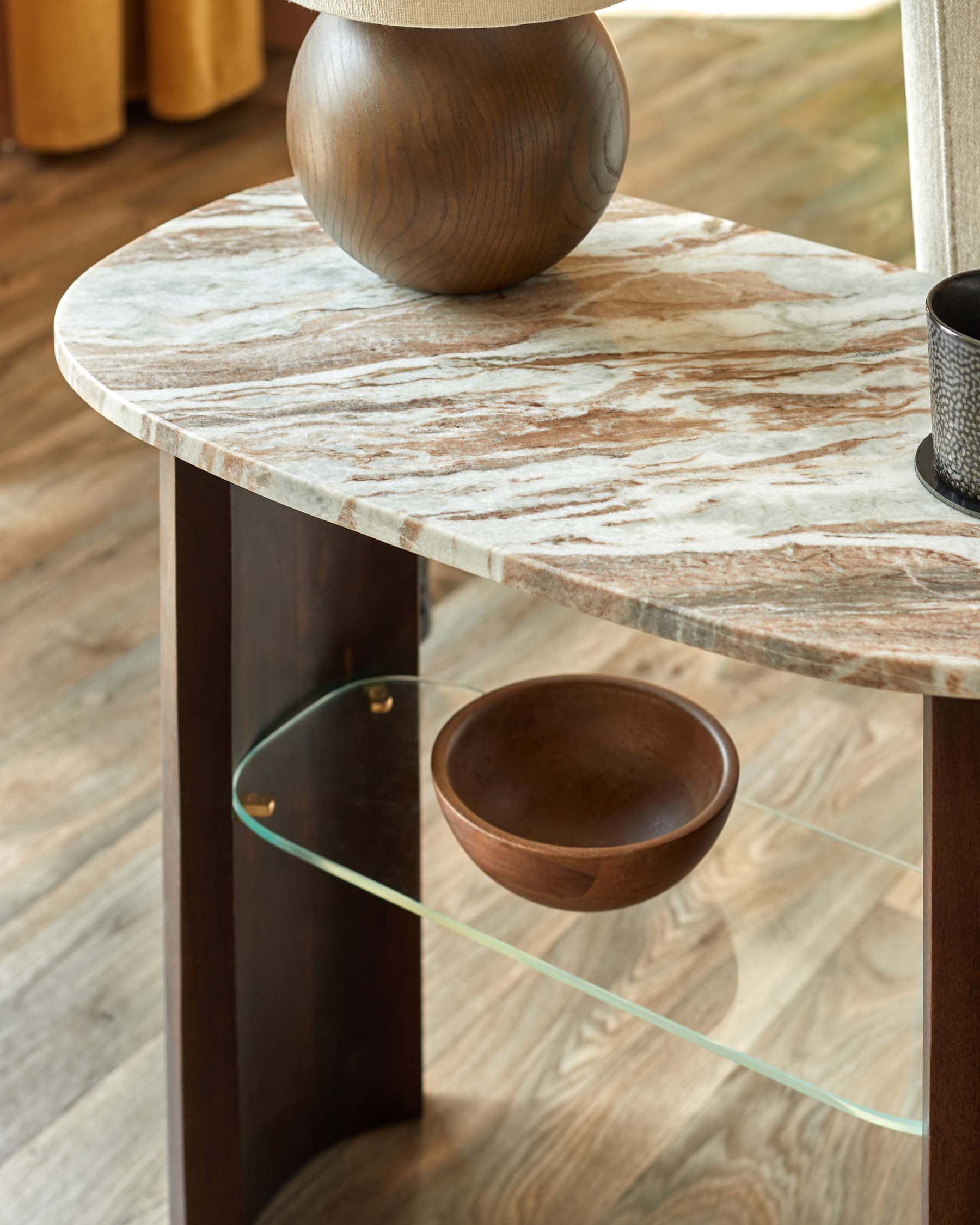Table d'appoint Adalynn en bois foncé et marbre de Toronto