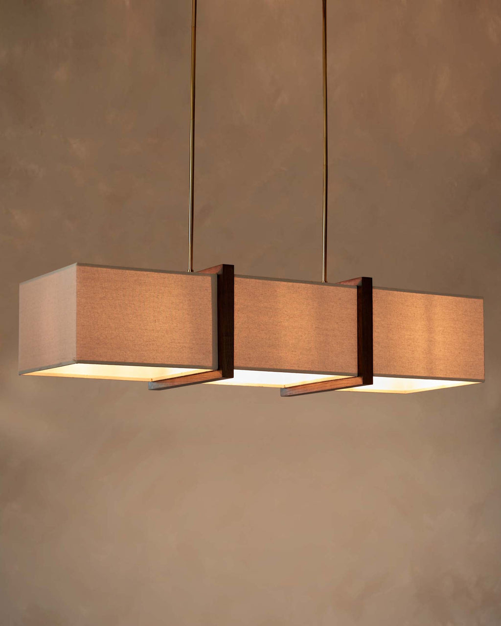 Suspension réglable Addison en lin naturel à 3 lumières