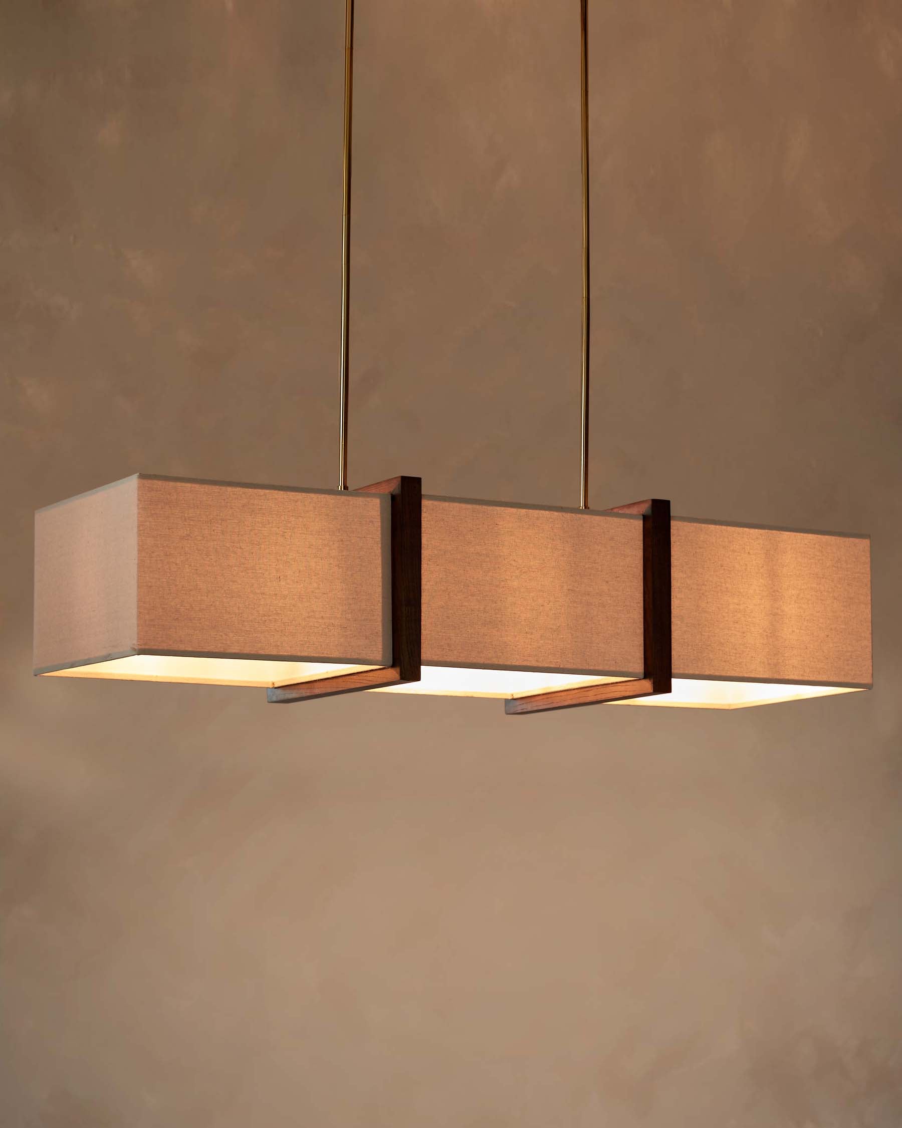 Suspension réglable Addison en lin naturel à 3 lumières