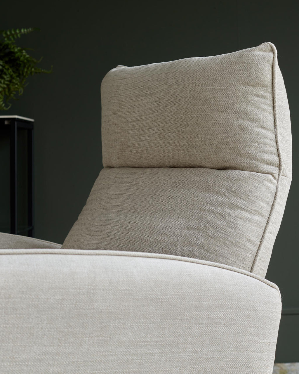 Fauteuil de massage inclinable Aiden en tissu ivoire