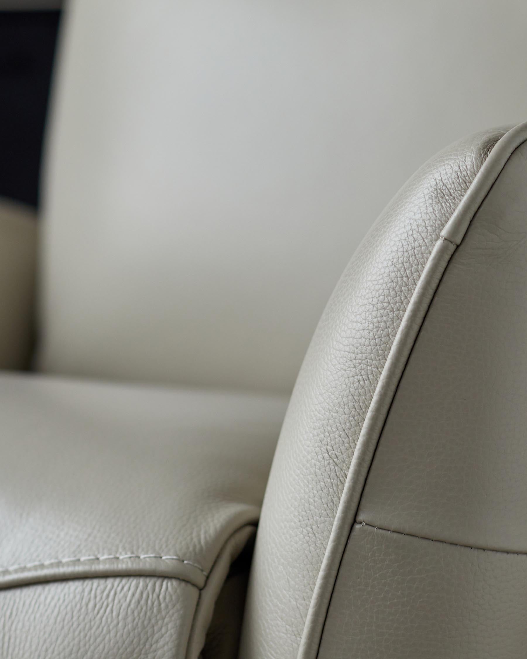 Fauteuil de massage inclinable Aiden en cuir gris naturel