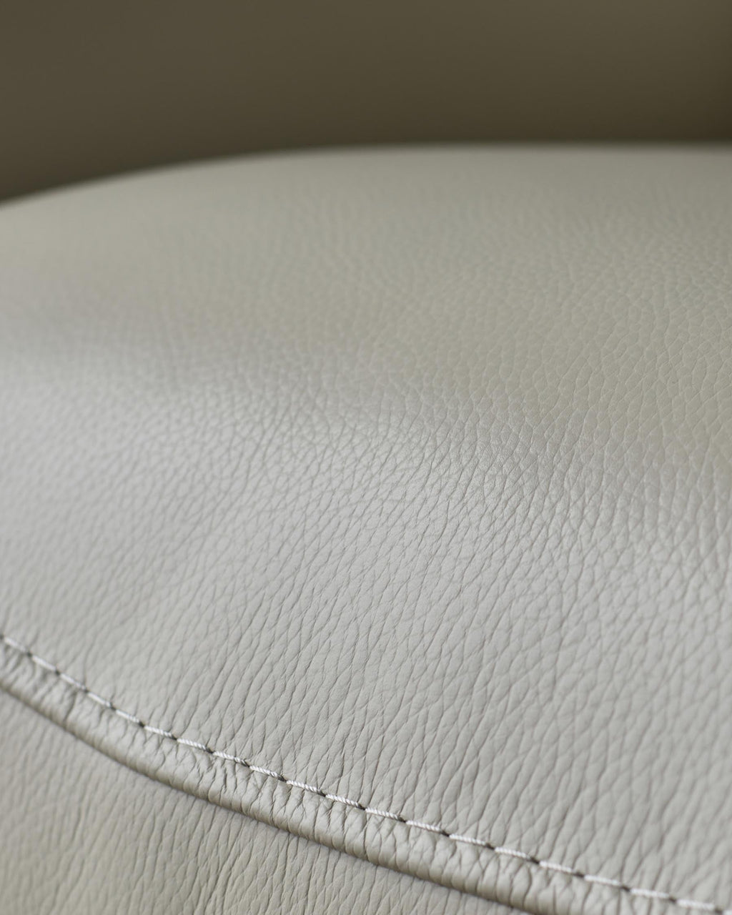 Fauteuil de massage inclinable Aiden en cuir gris naturel