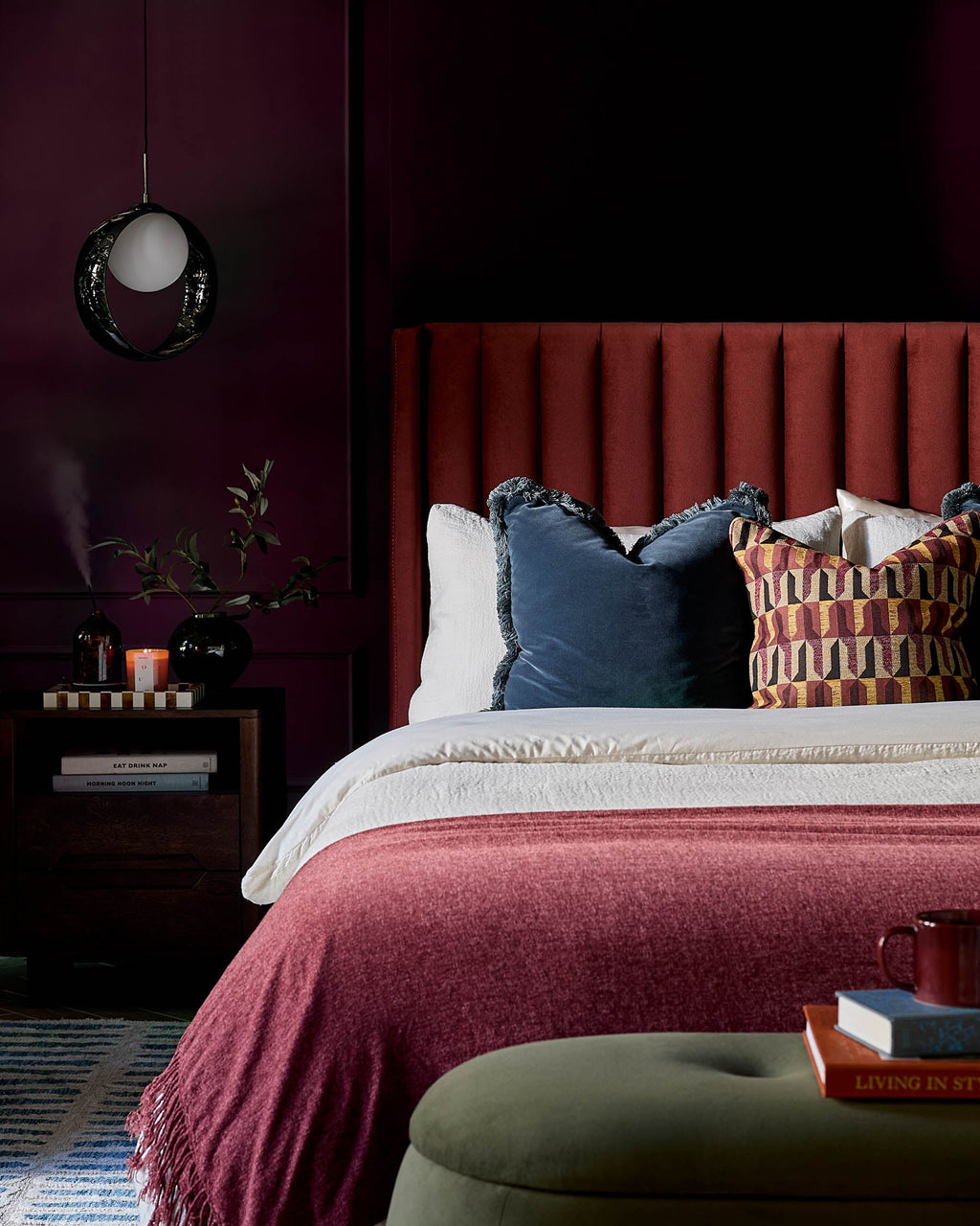 Lit coffre ottoman king size en velours rouge caramel Amalfi