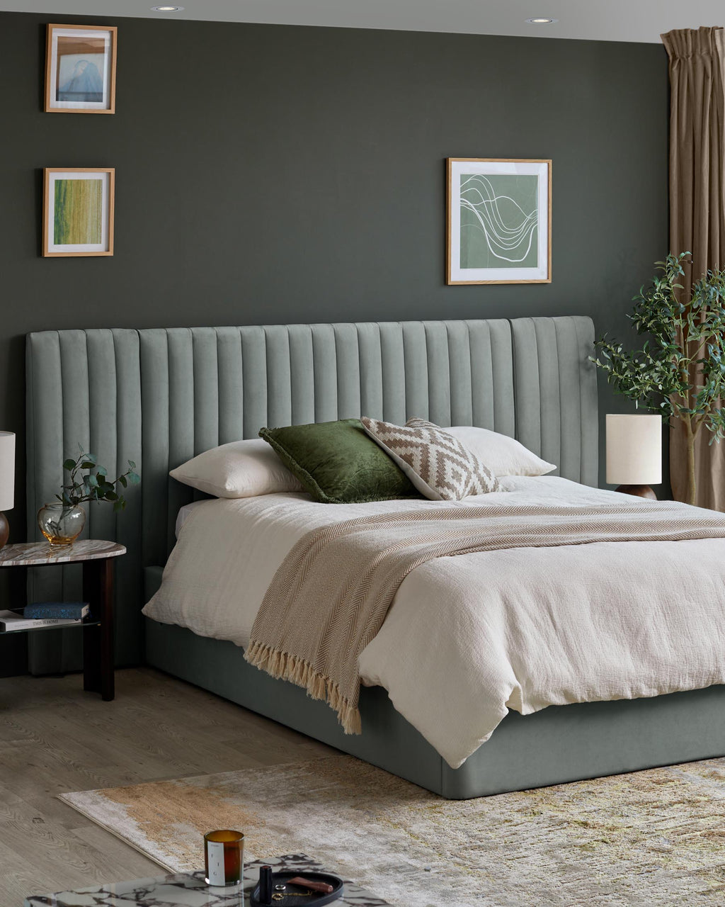 Lit coffre Amalfi Luxe en velours vert sauge, format king size, avec coffre