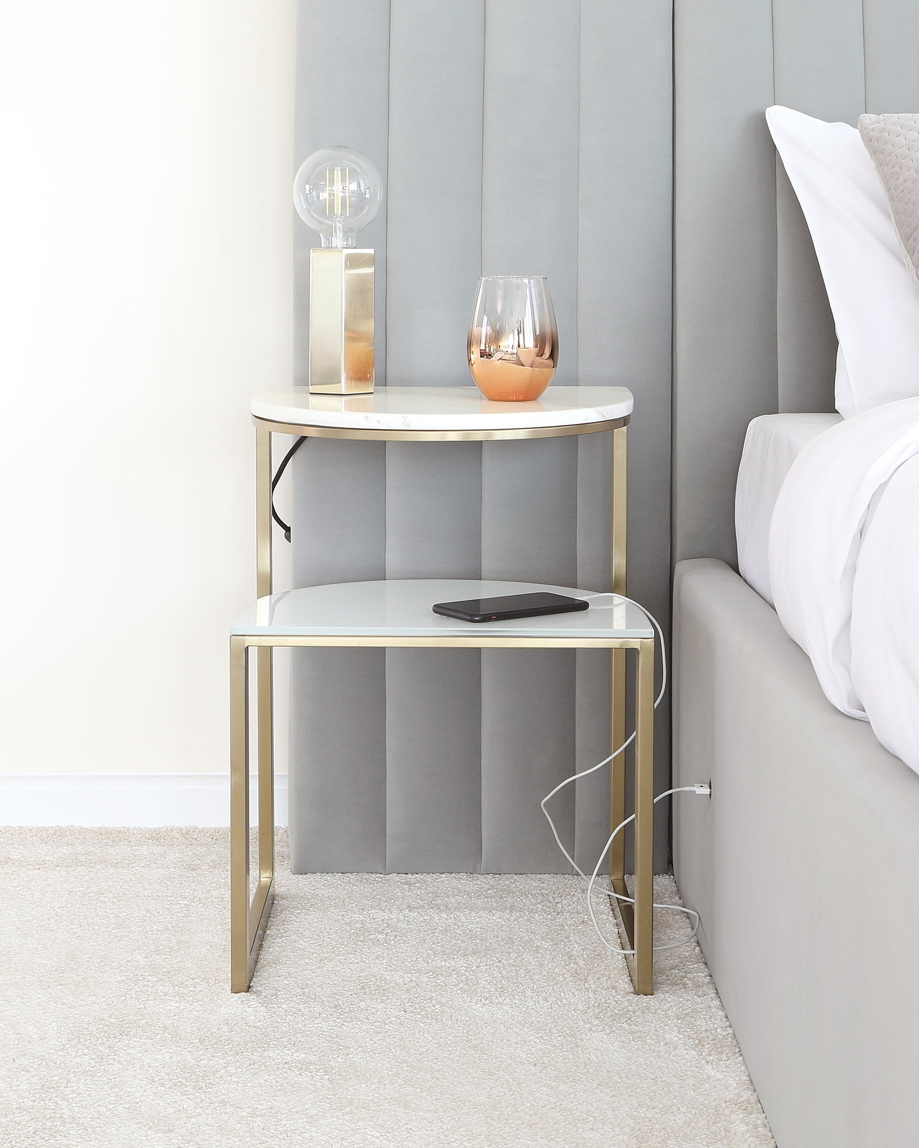Table d'appoint en marbre blanc Demi