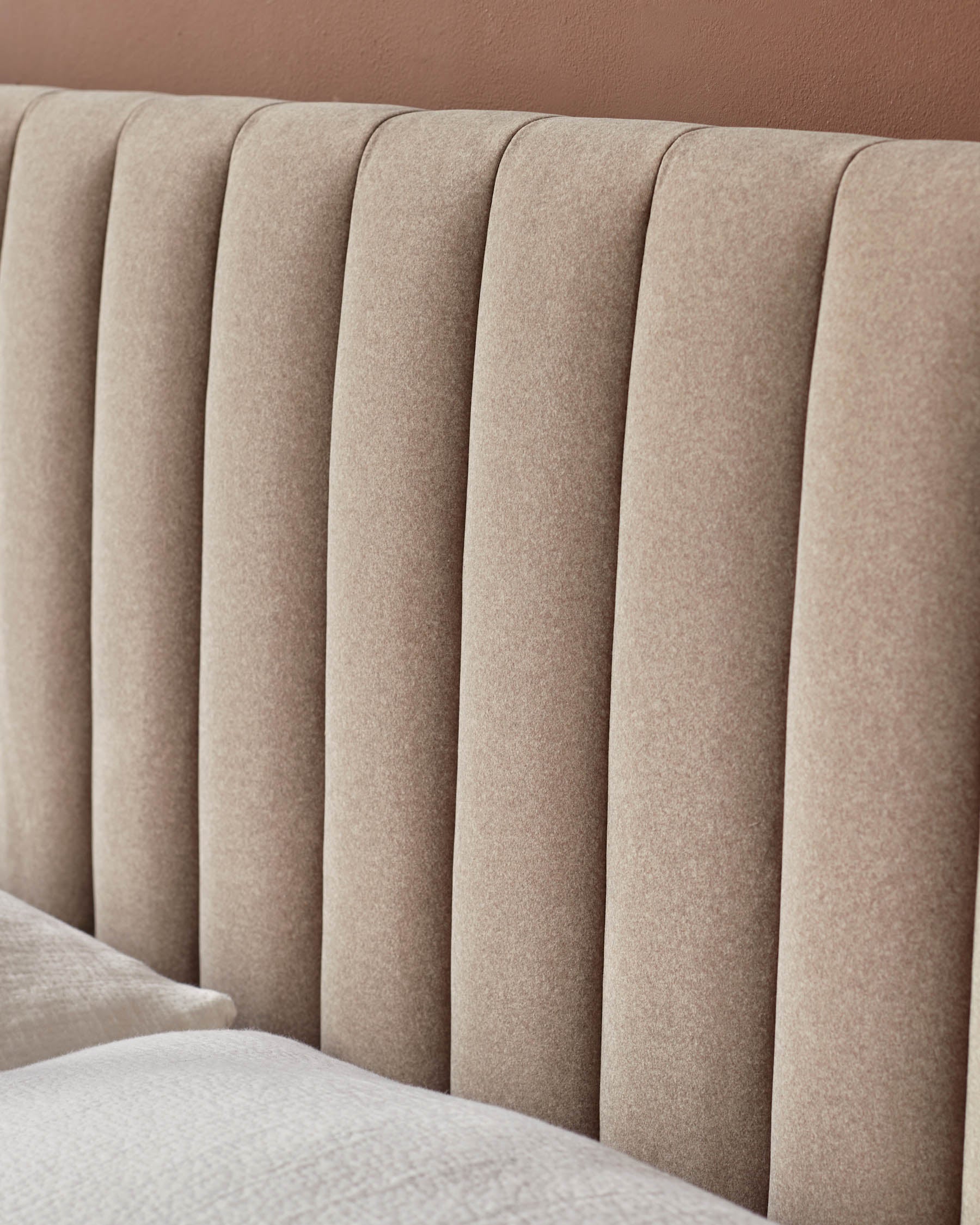 Lit coffre king size en tissu moka Amalfi