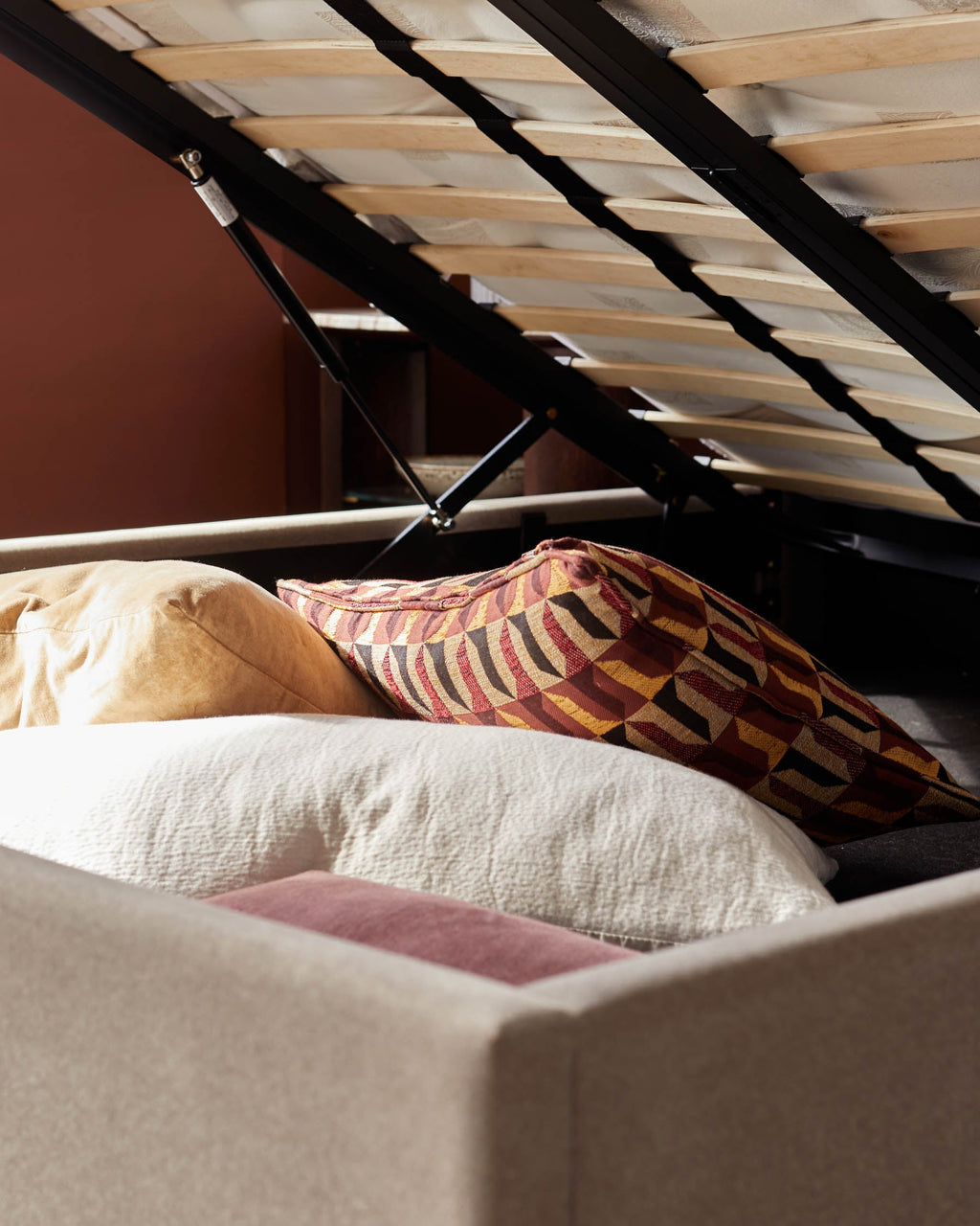 Lit coffre super king en tissu moka Amalfi