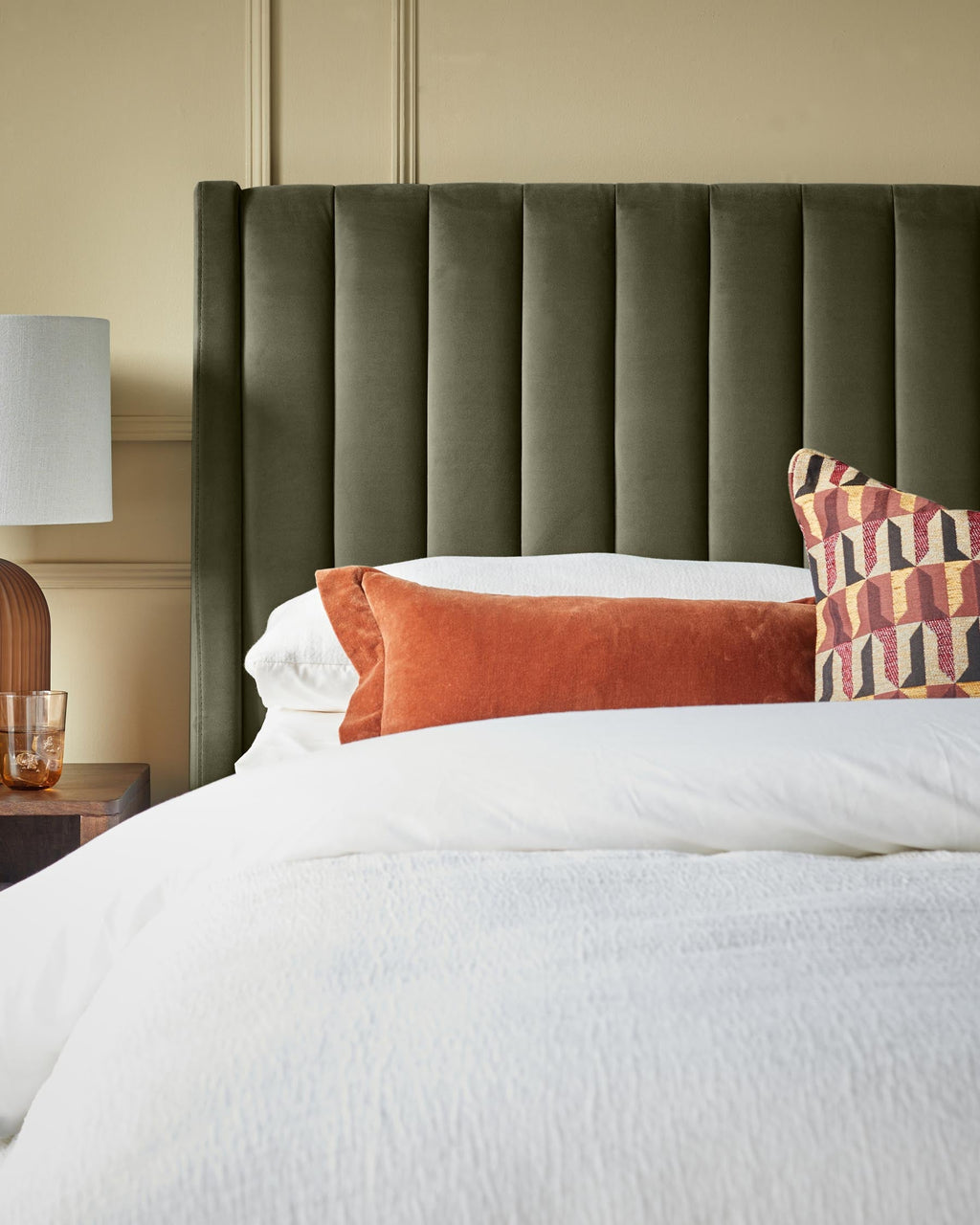 Lit coffre double en velours vert olive Amalfi