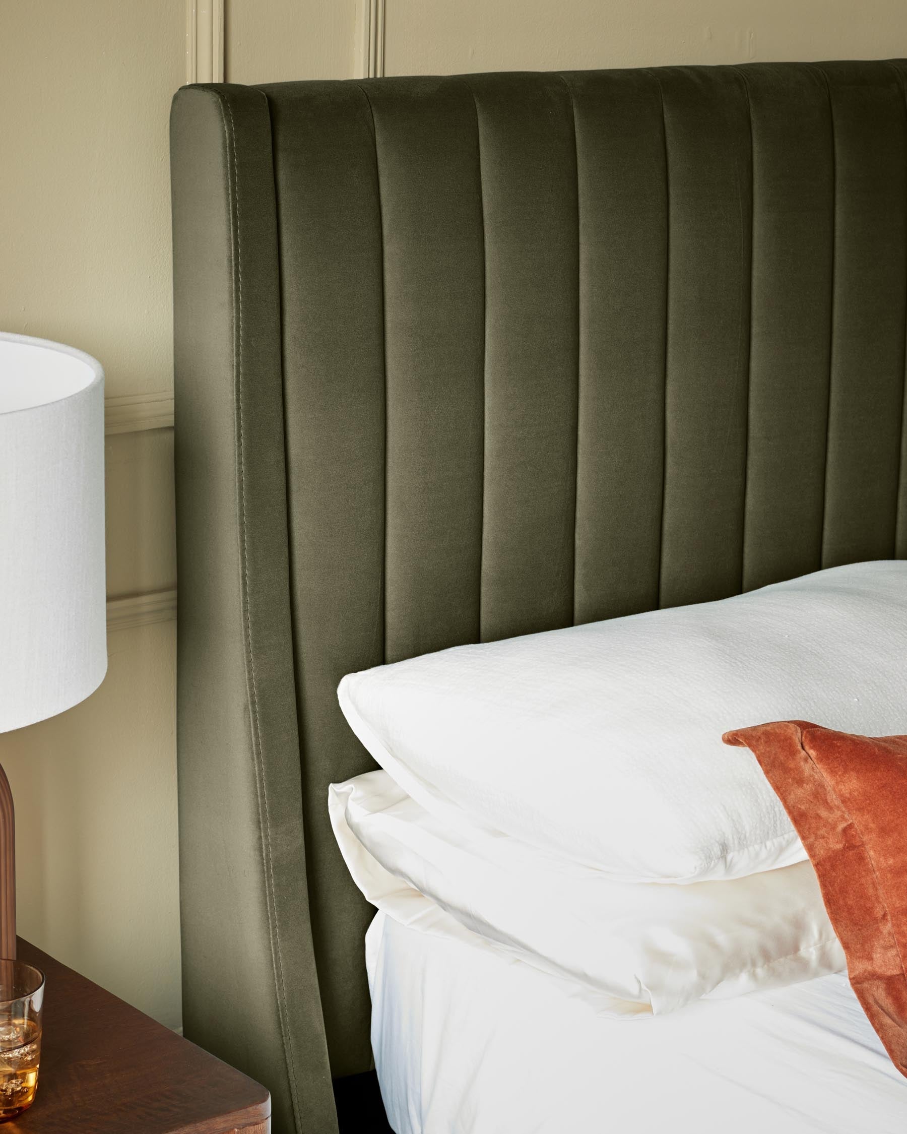 Lit coffre double en velours vert olive Amalfi