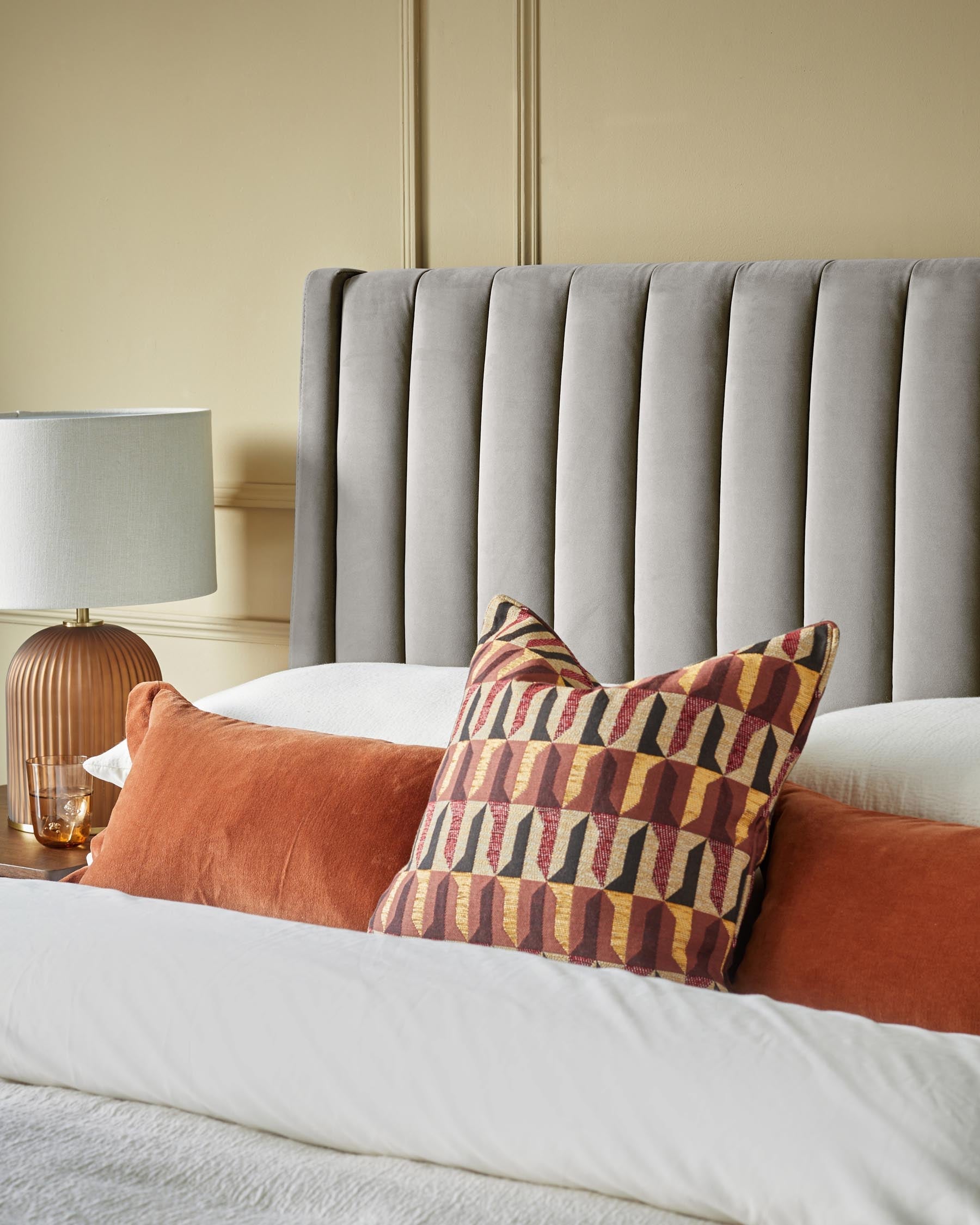 Lit coffre double en velours gris clair Amalfi