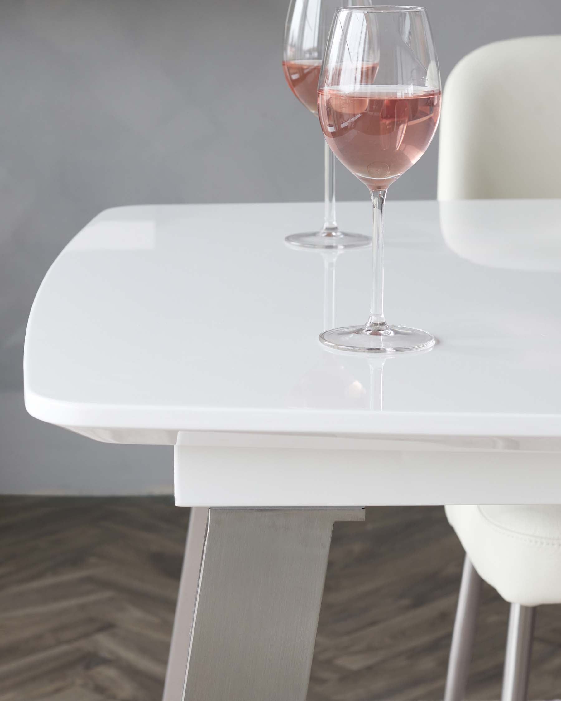 Table de salle à manger extensible Assi blanche brillante 6 à 8 places