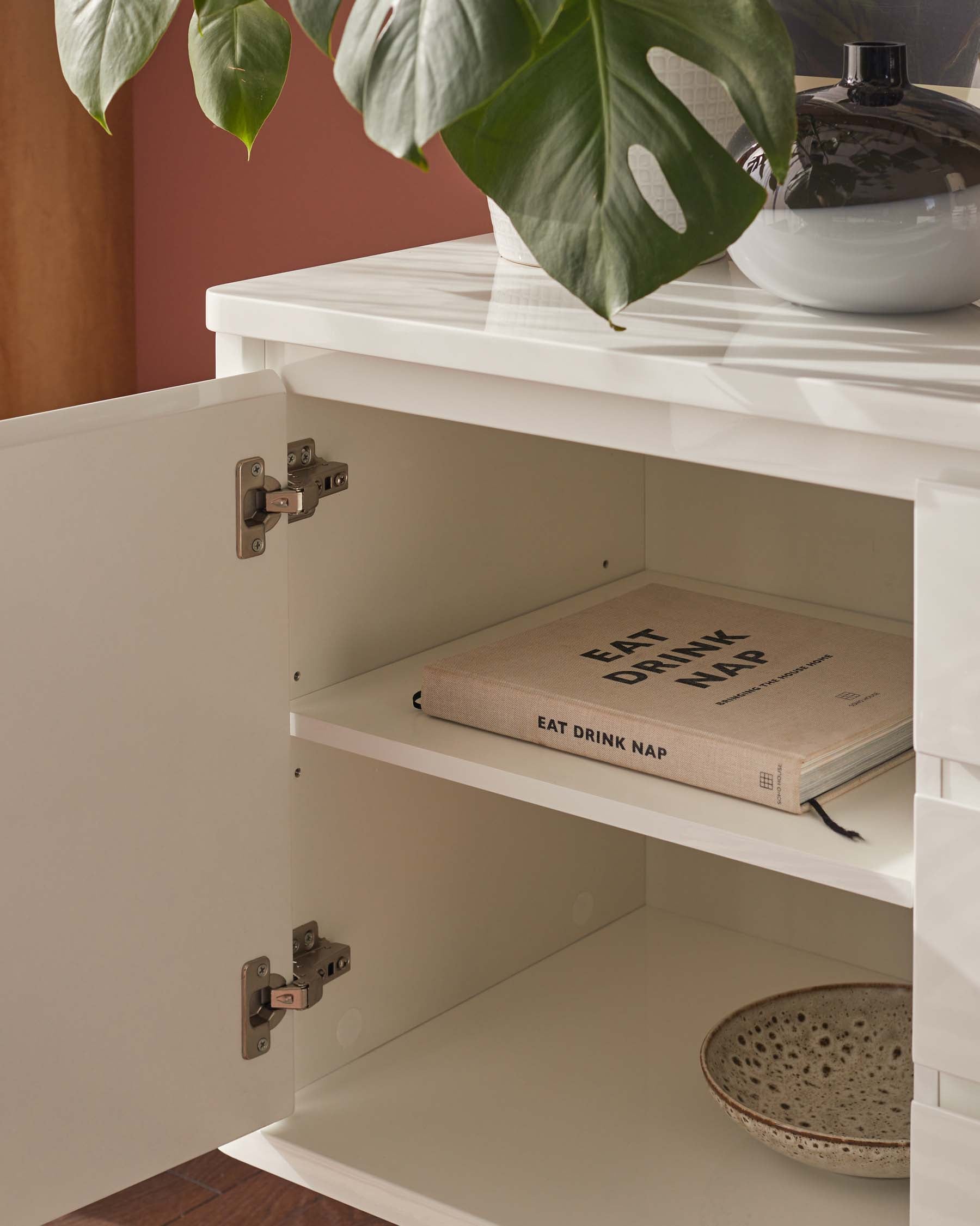 Buffet Assi blanc brillant