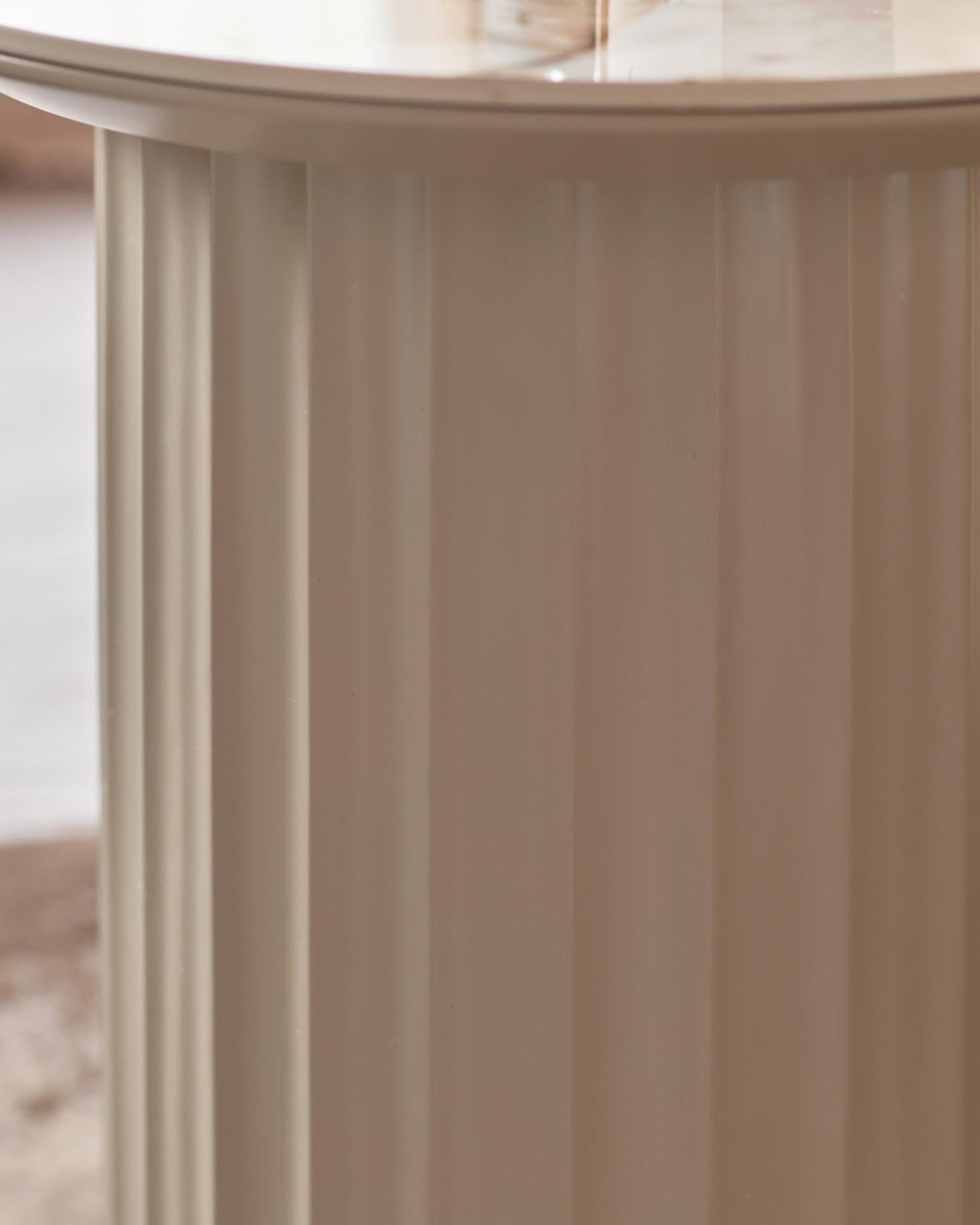 Table d'appoint en céramique naturelle Austin