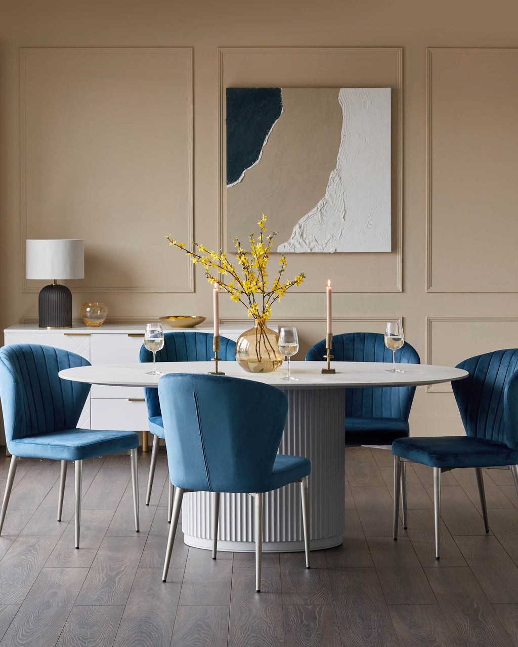 Table de salle à manger 6 places Austin en céramique blanche marbrée cannelée