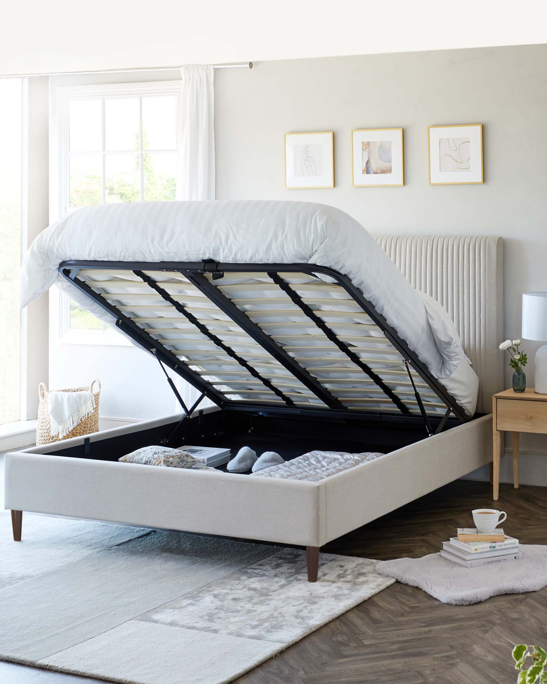 Lit coffre coffre Avery en tissu crème, très grand format