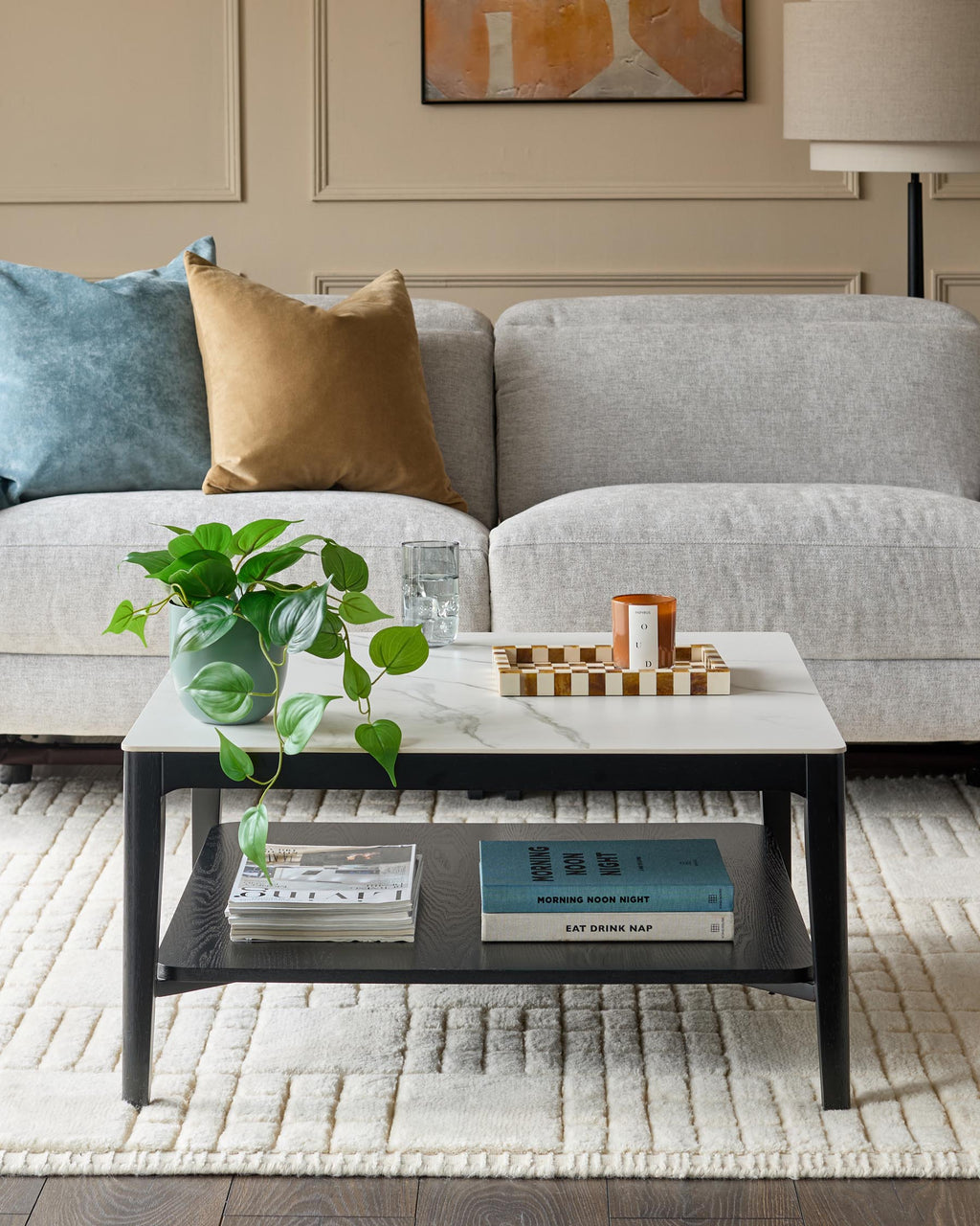 Table basse Banks en céramique blanche marbrée et bois noir