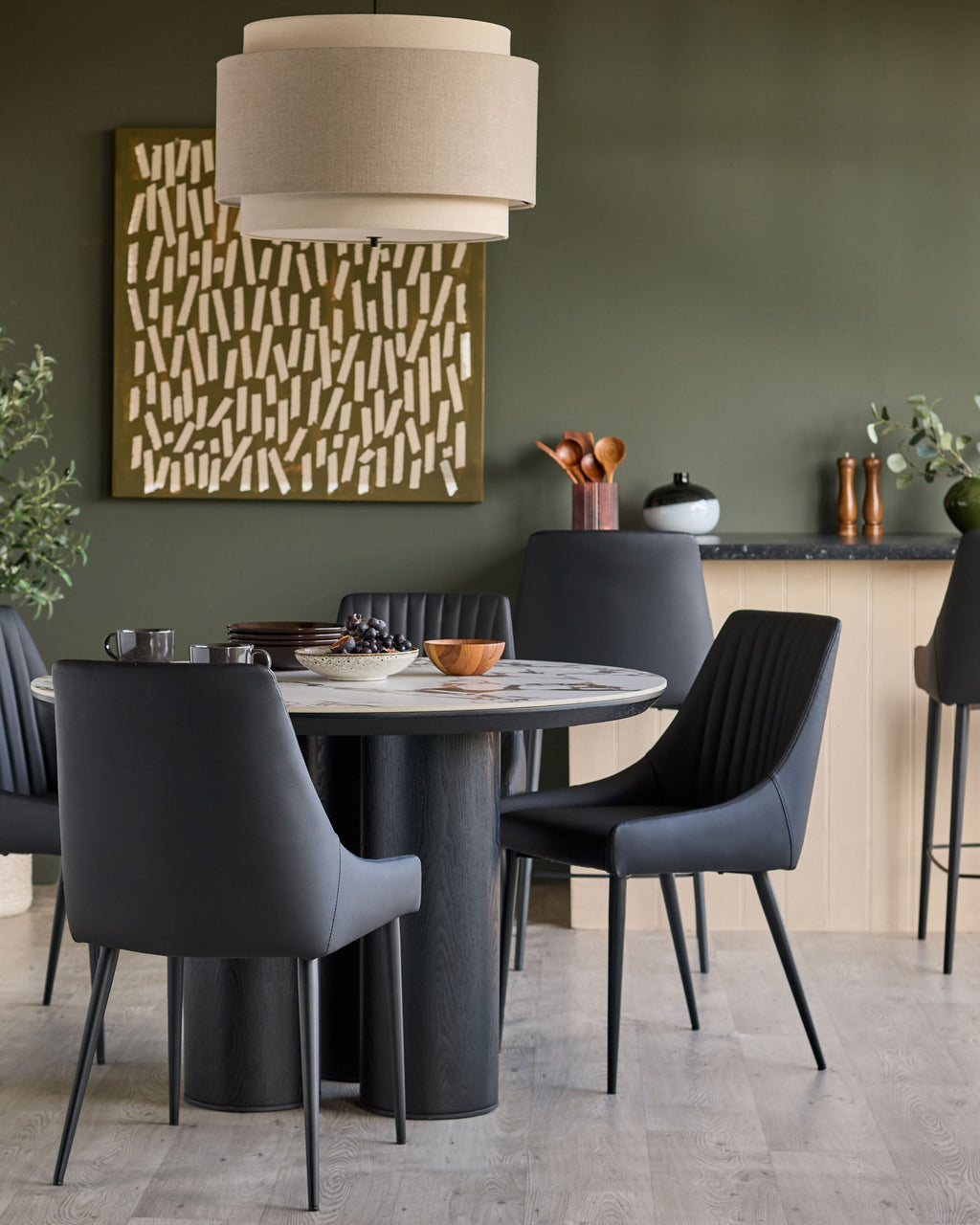 Chaise de salle à manger Blakely en similicuir noir