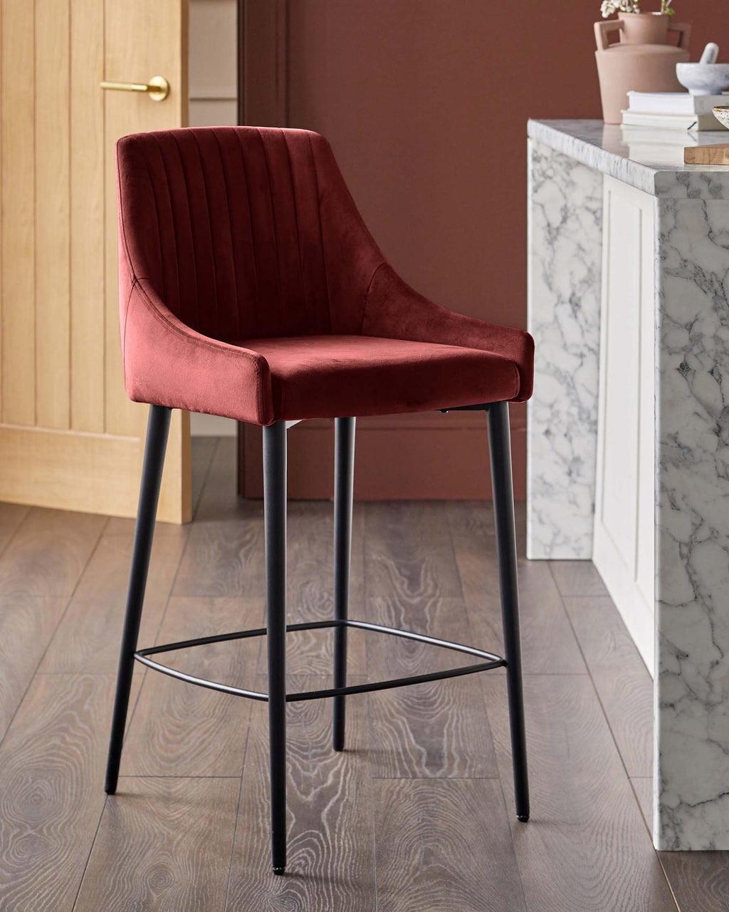 Tabouret de bar Blakely en velours rouge caramel