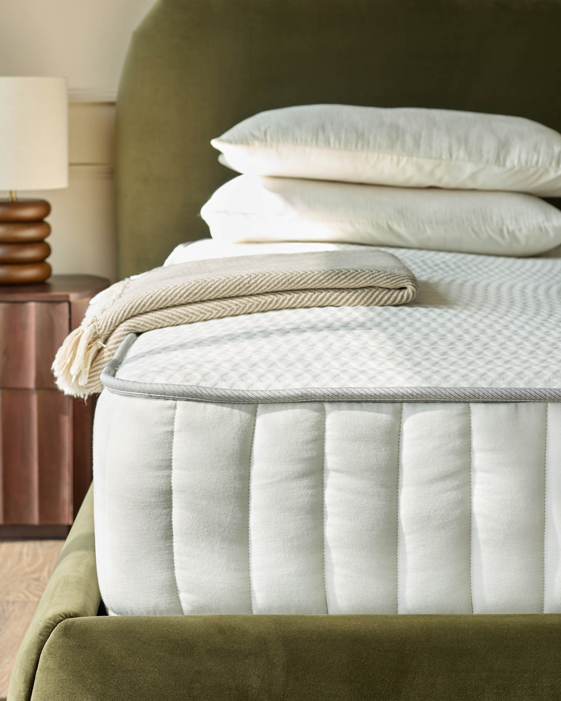 Matelas Blissful Comfort 1500 ressorts ensachés, format moyen king