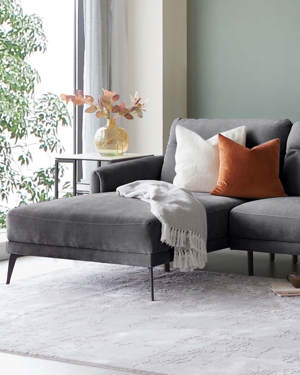 Canapé d'angle gauche Brooks en tissu gris foncé avec méridienne