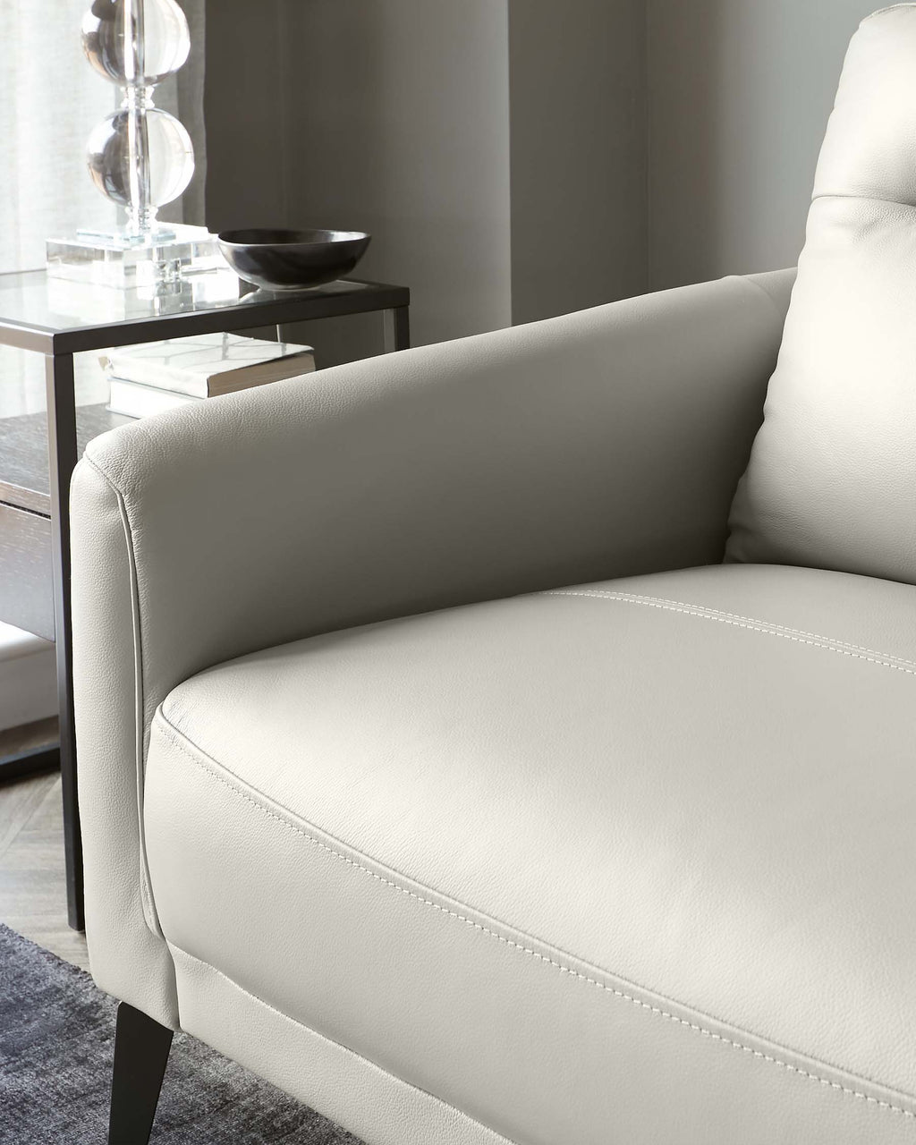 Canapé 3 places Brooks en cuir gris clair