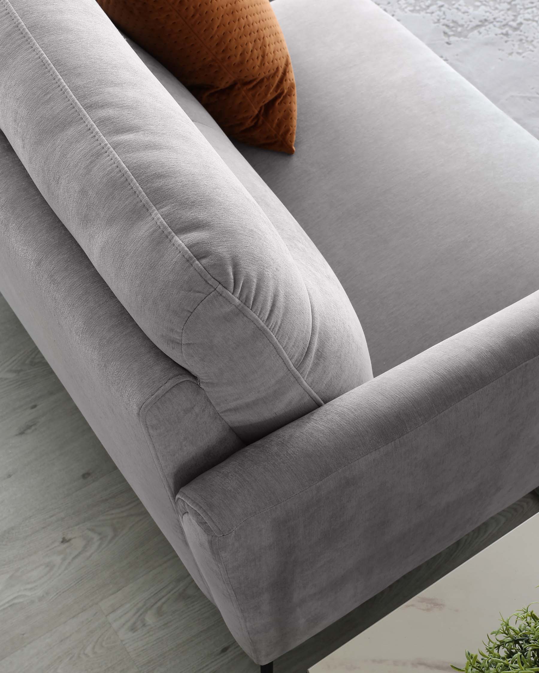 Canapé 3 places Brooks en tissu plissé gris clair