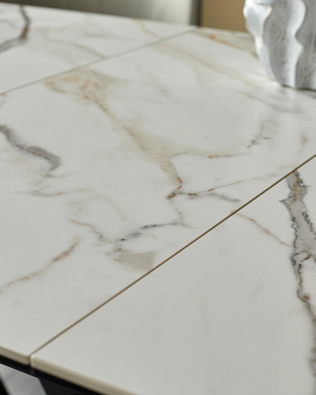 Table de salle à manger extensible en céramique naturelle Calenzano, 6 à 8 places