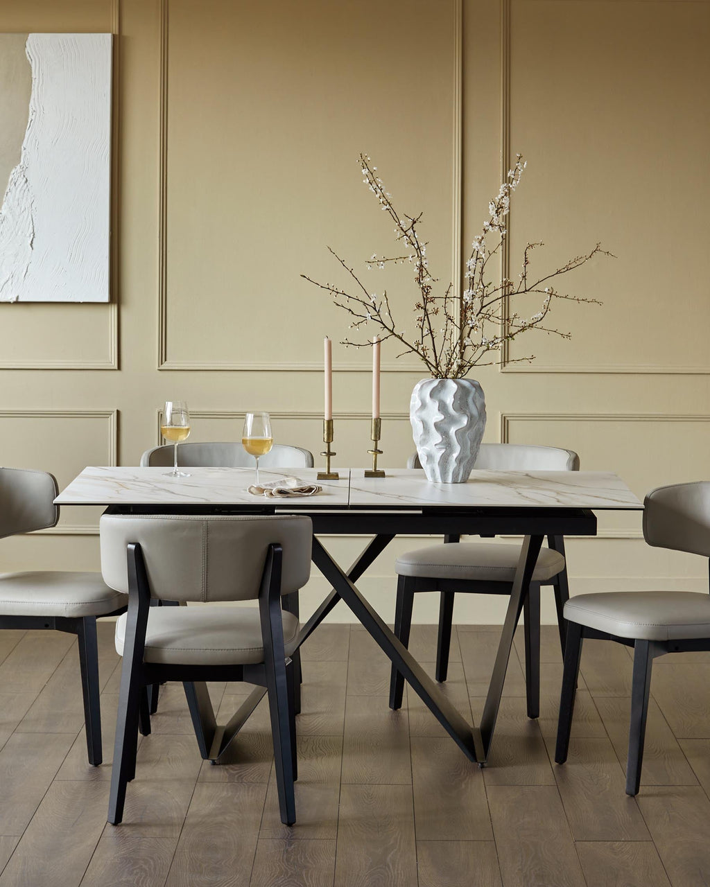 Table de salle à manger extensible en céramique naturelle Calenzano, 6 à 8 places