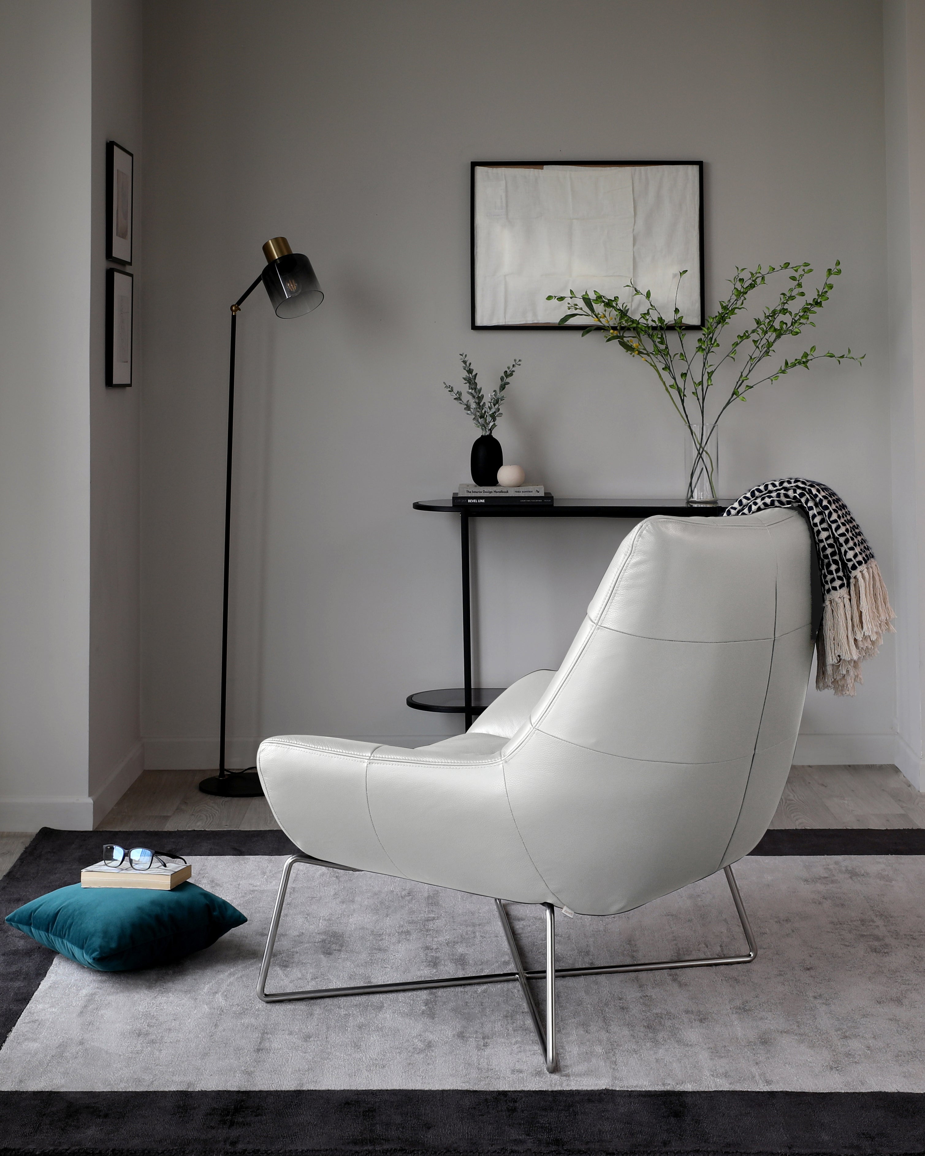 Fauteuil d'appoint Canio en cuir gris naturel et acier brossé