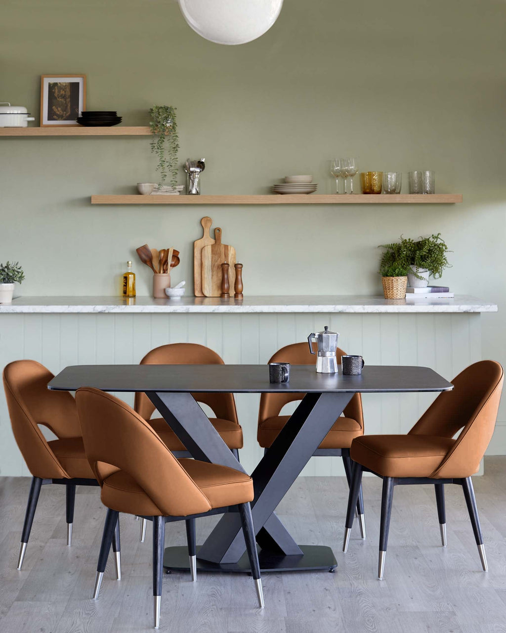 Chaise de salle à manger en similicuir beige Clover