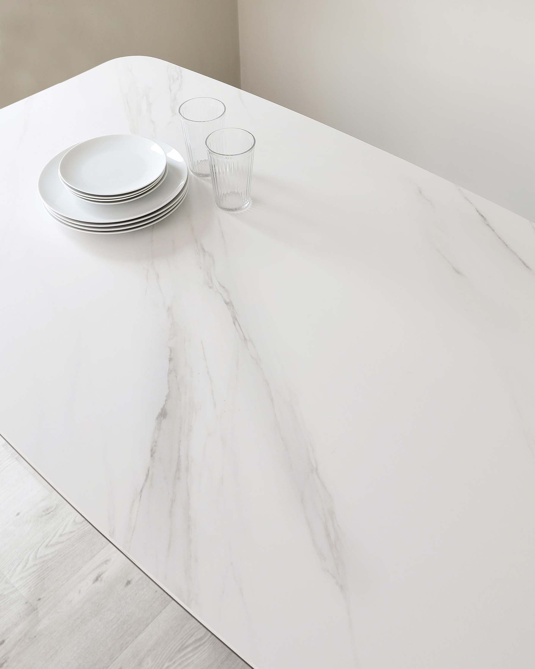 Table de salle à manger 6 places Carter en céramique marbrée blanche sur pied