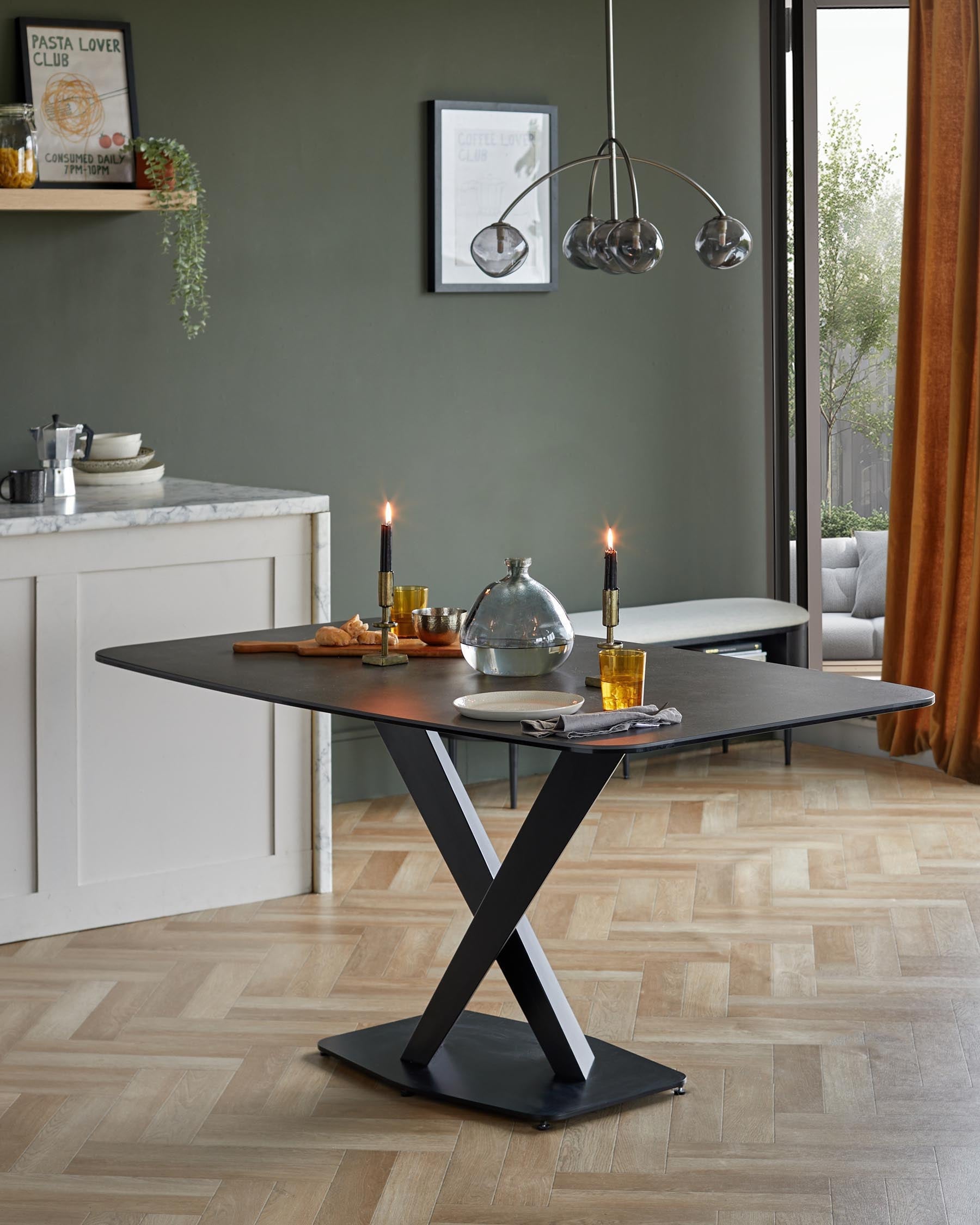 Table de salle à manger Carter 6 places en céramique gris foncé avec 6 chaises de salle à manger pivotantes Cleo II en cuir gris foncé