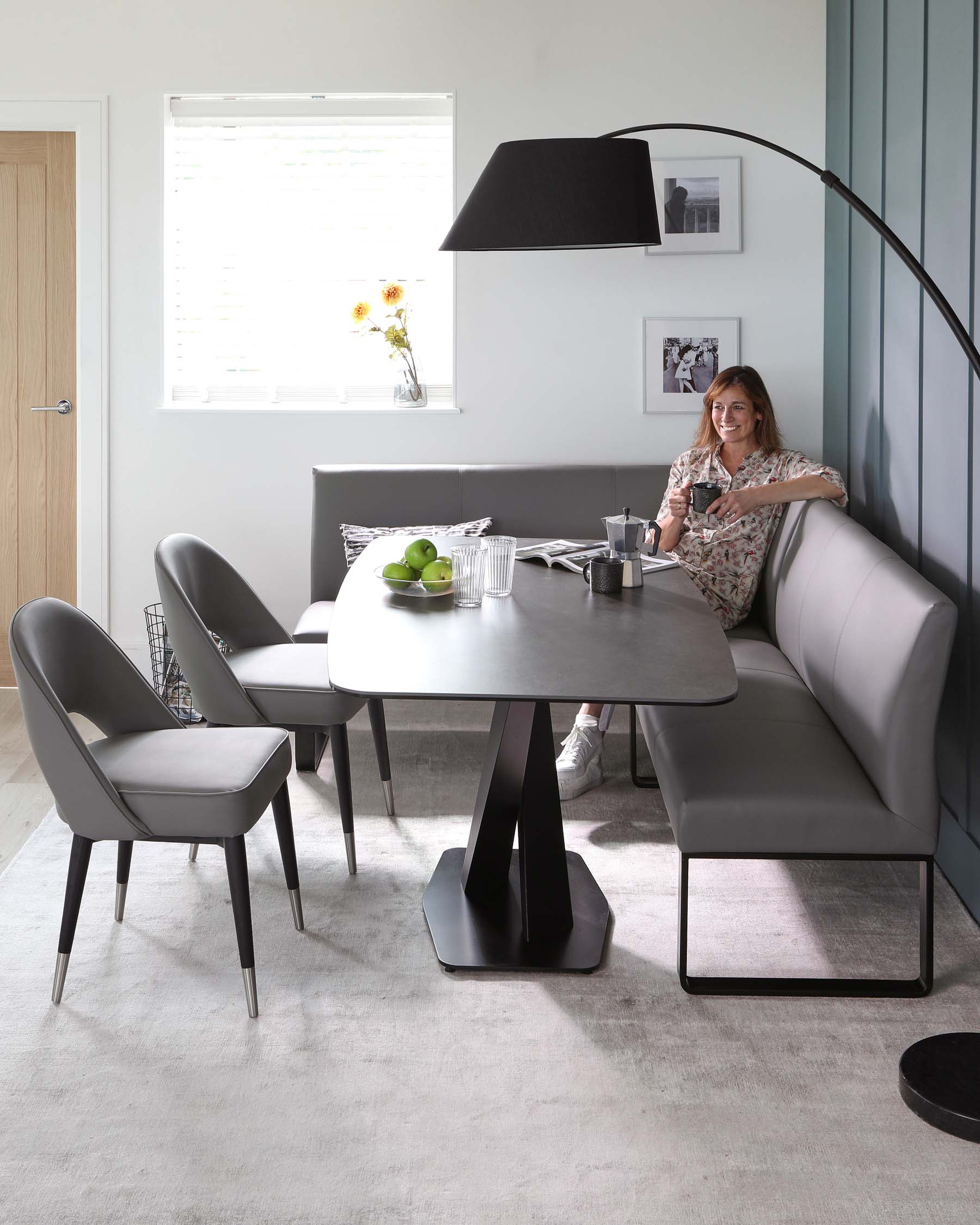 Banc de salle à manger d'angle droit Loop 5 places en similicuir gris moyen