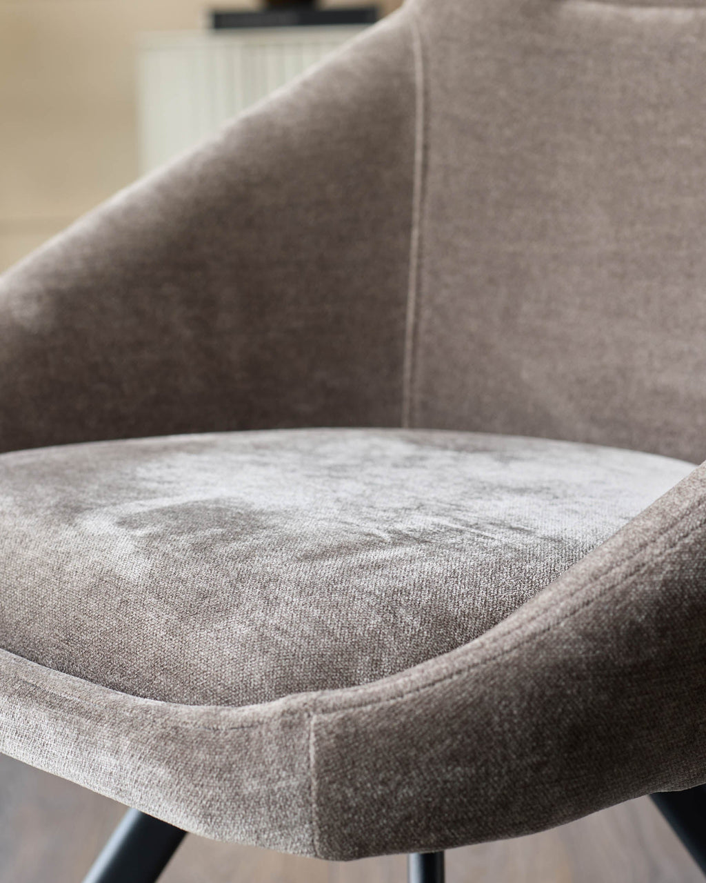 Chaise de salle à manger pivotante Cleo en tissu moka