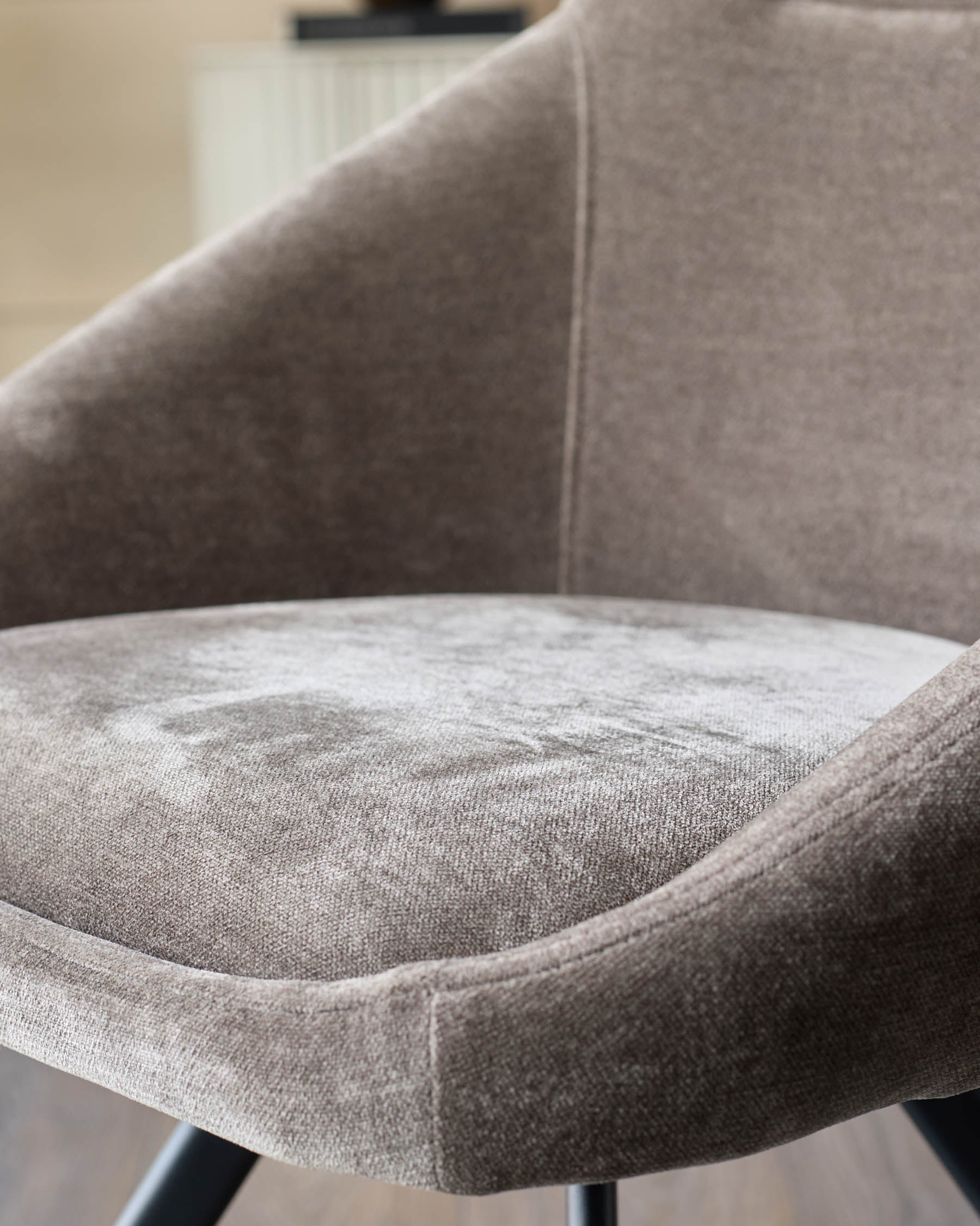 Chaise de salle à manger pivotante Cleo en tissu moka