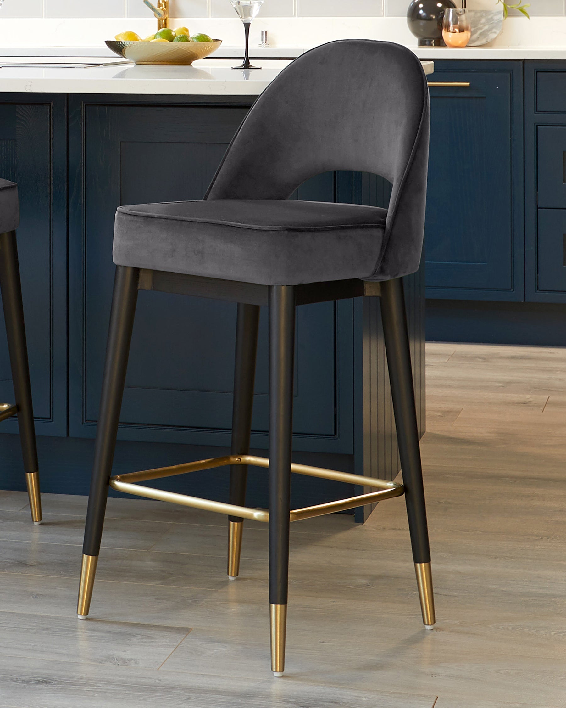 Tabouret de bar Clover en velours gris foncé