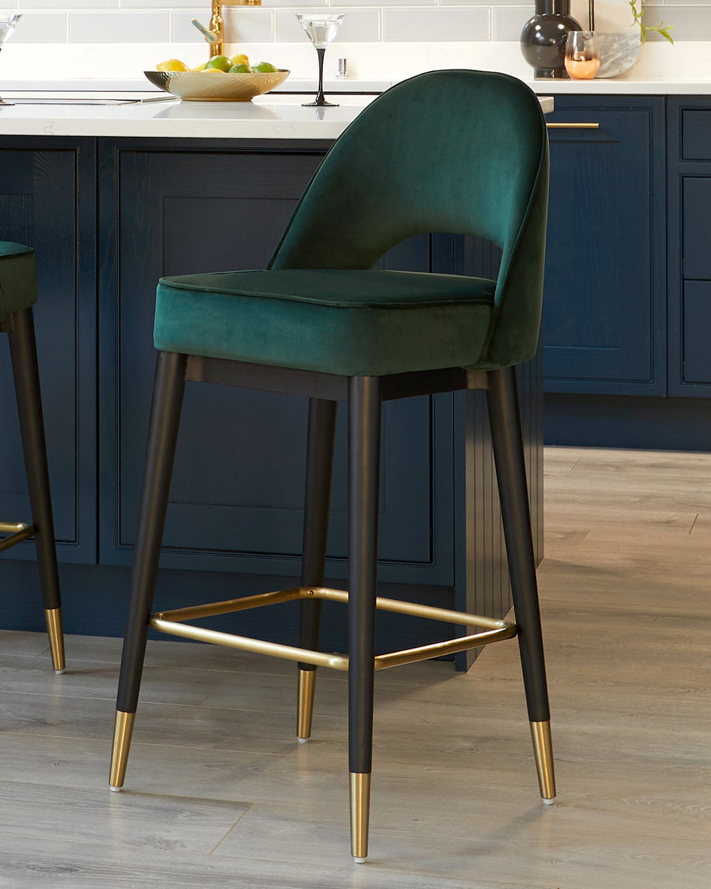 Tabouret de bar Clover en velours vert foncé