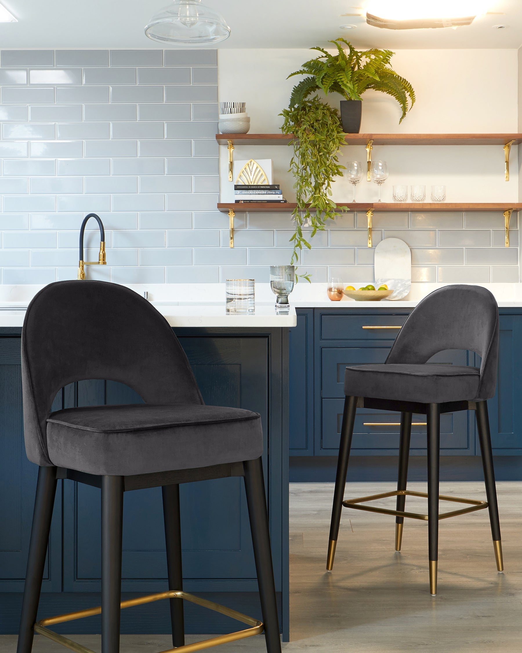 Tabouret de bar Clover en velours gris foncé