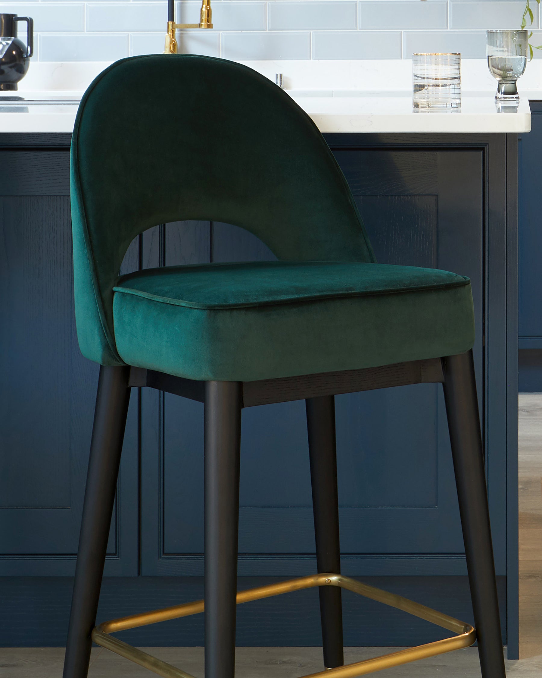 Tabouret de bar Clover en velours vert foncé