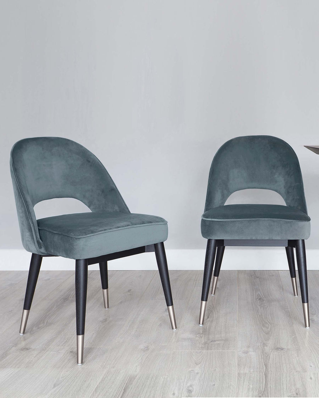 Chaise de salle à manger en velours gris-bleu trèfle