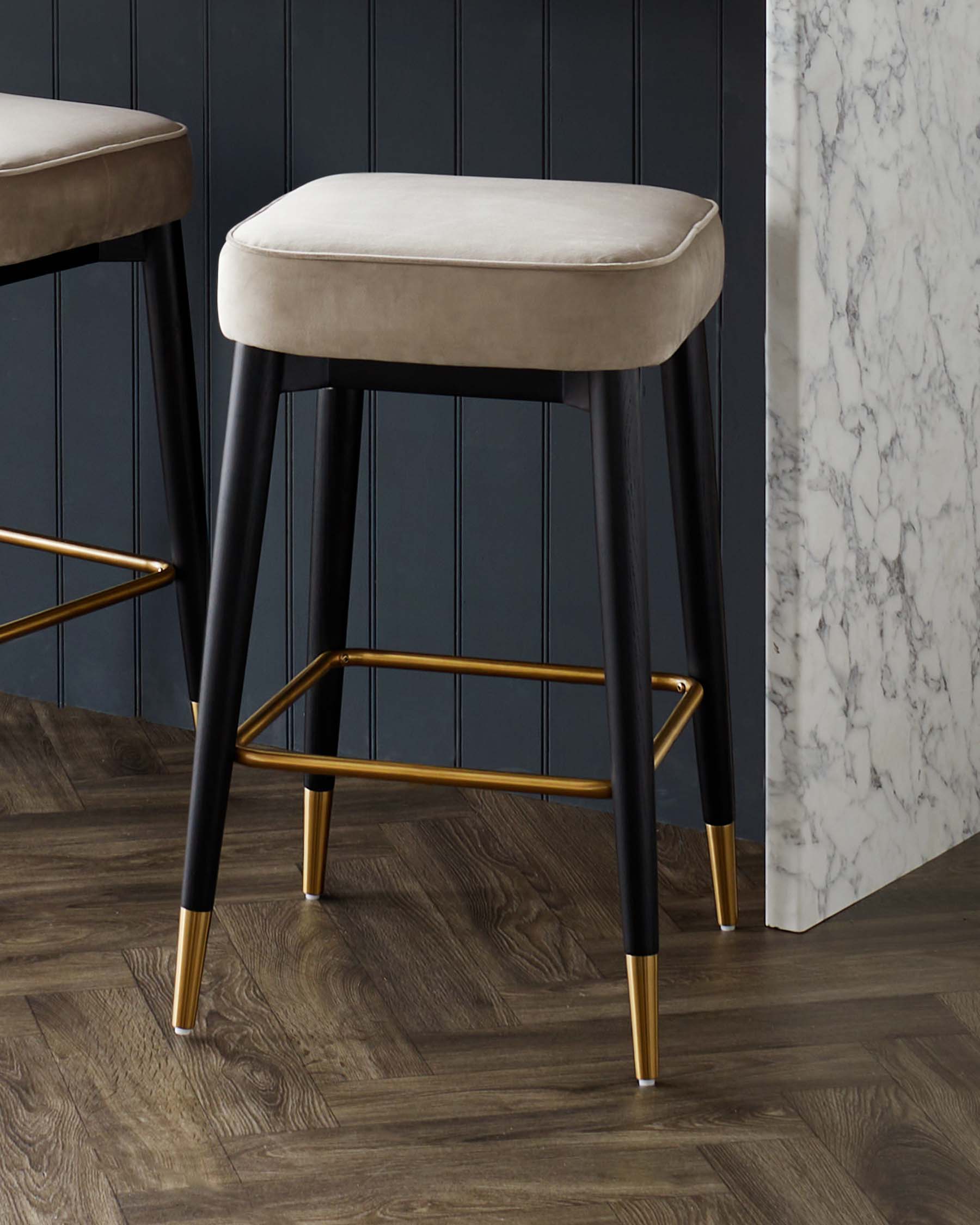 Tabouret de bar sans dossier en velours champagne Clover