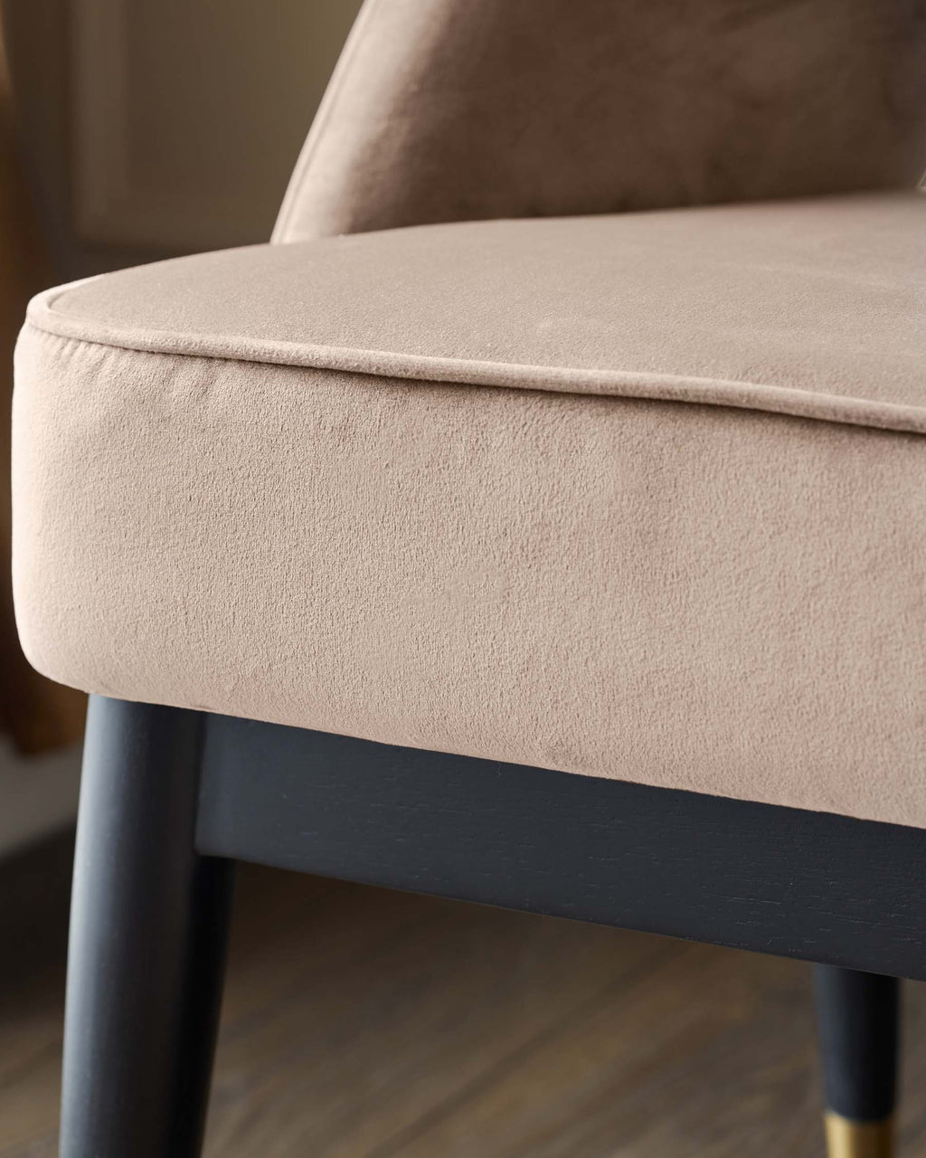 Banc de salle à manger Clover en velours champagne avec dossier