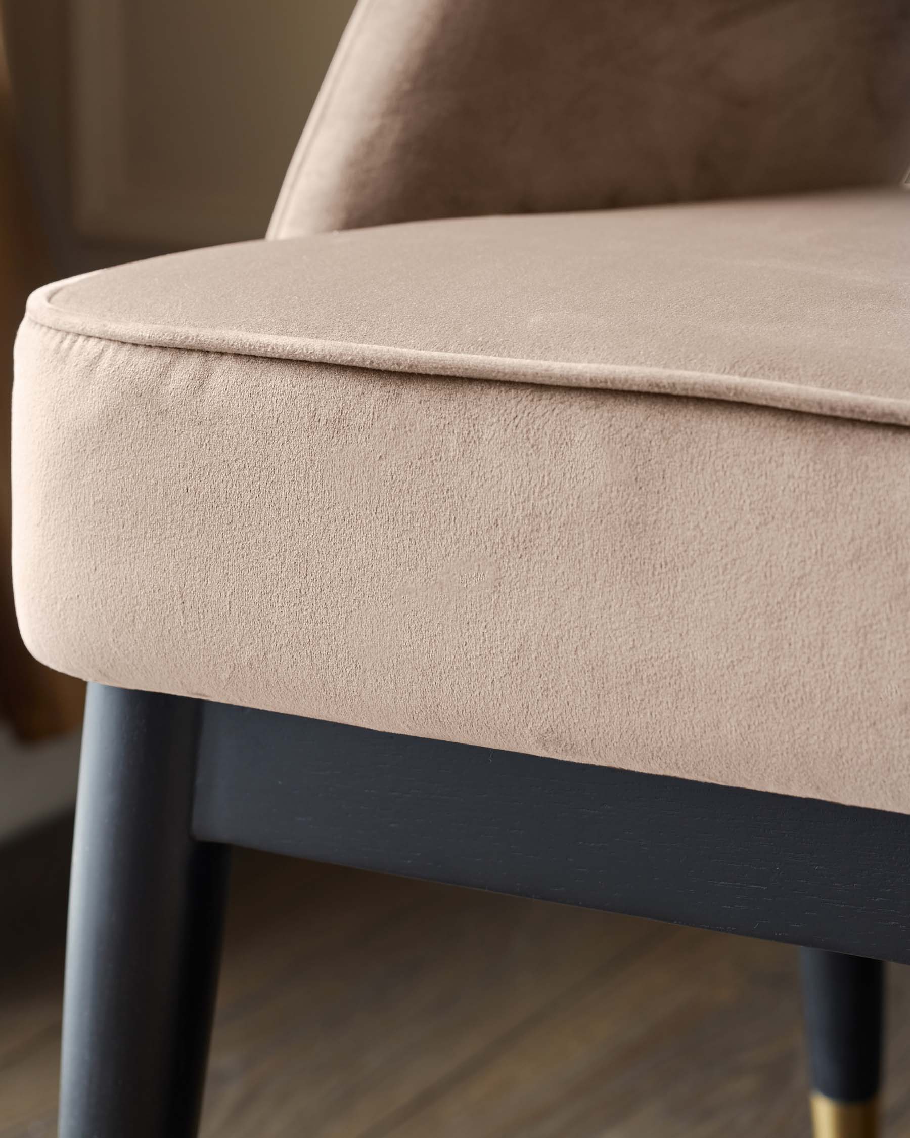 Banc de salle à manger Clover en velours champagne avec dossier