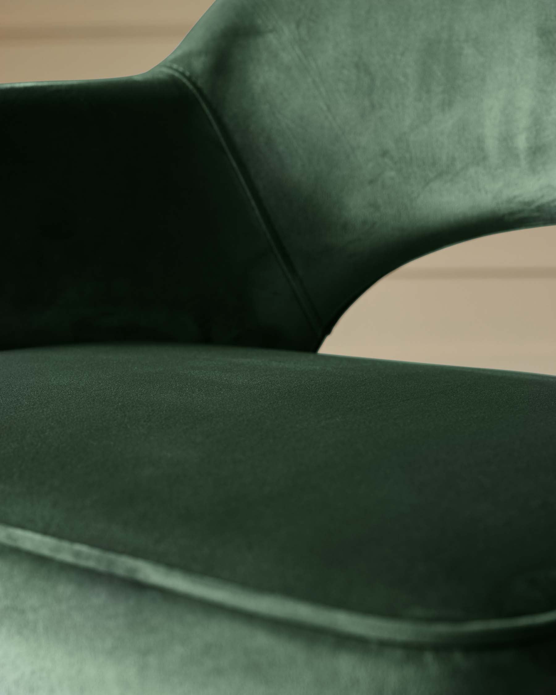 Fauteuil de salle à manger Clover en velours vert foncé et laiton