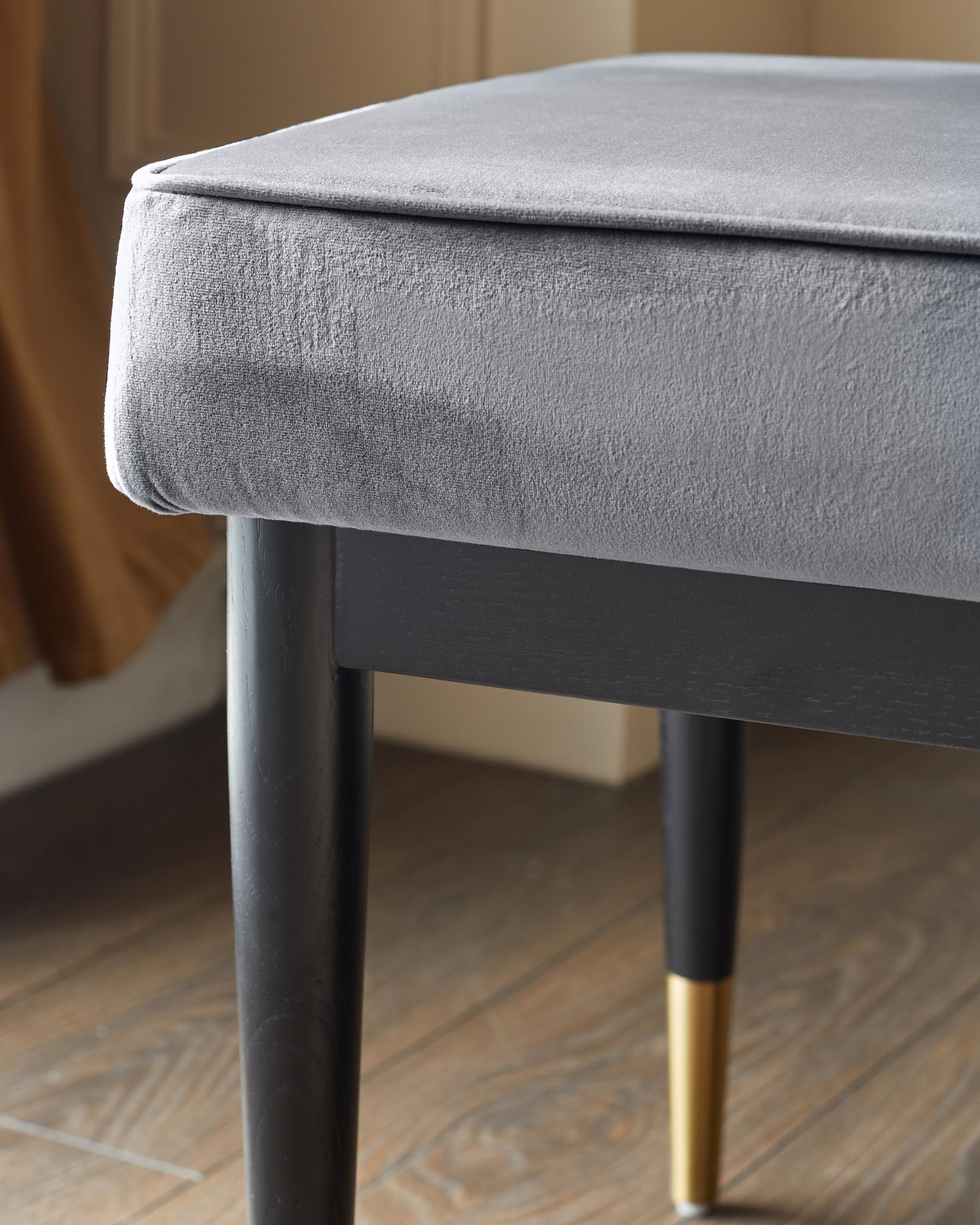 Banc Clover en velours gris foncé sans dossier
